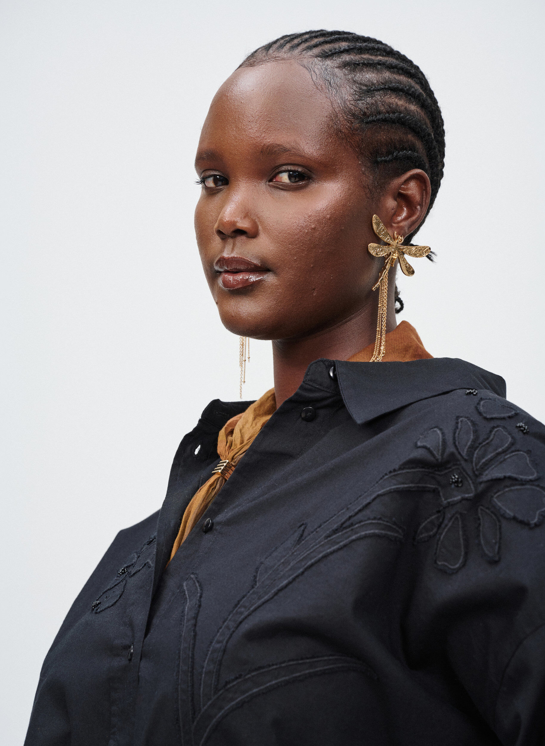 Zizzi Bomullsskjorta med ton-i-ton blomsterbroderi, Svart, Image image number 0