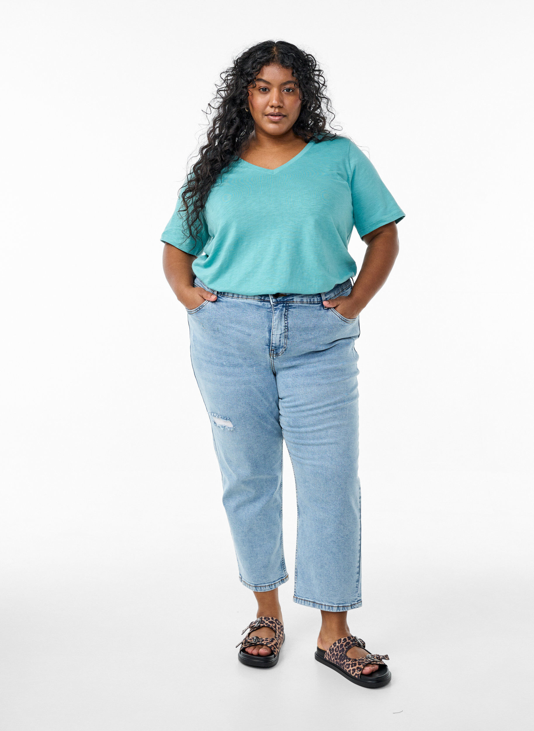 Zizzi Kort&auml;rmad enkel t-shirt med v-ringning, Bl&aring;, Model image number 1