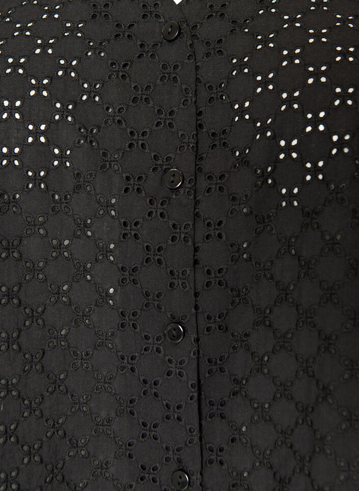 Blus i broderie anglaise med kn&auml;ppning, Svart, Packshot image number 2