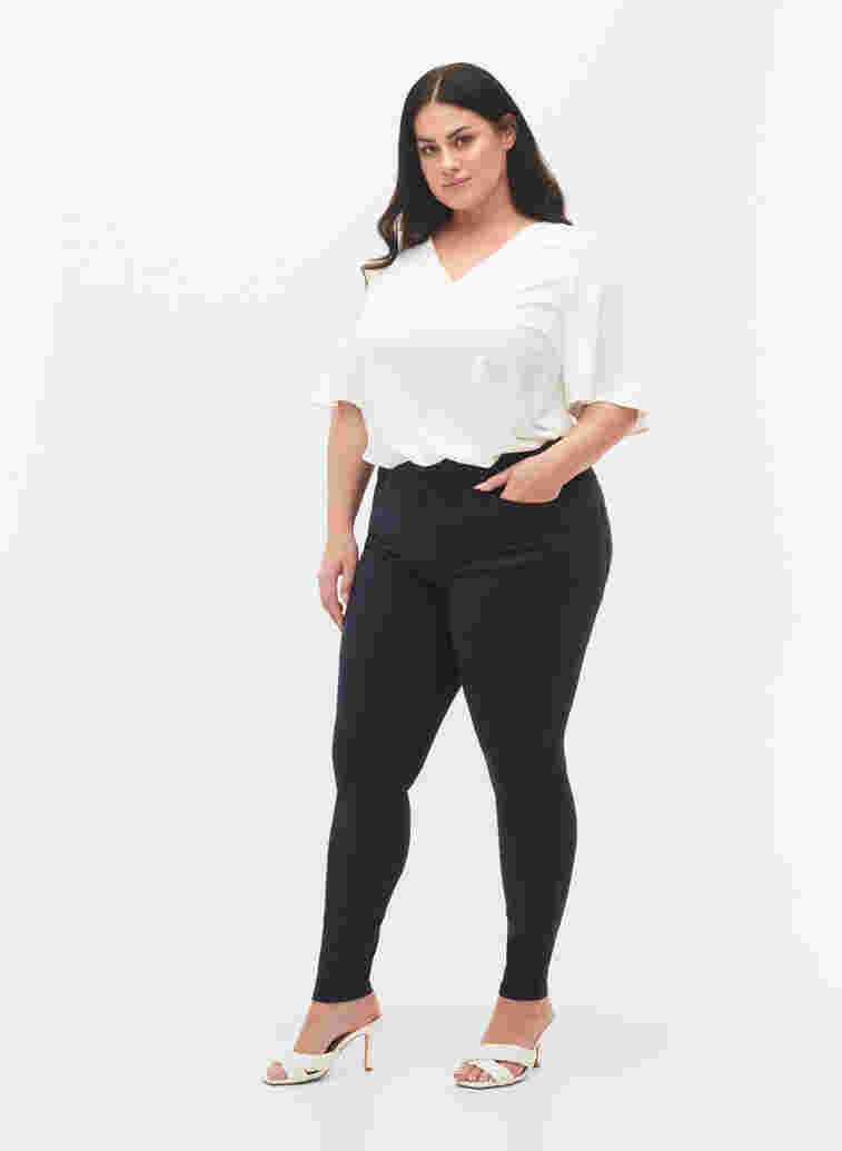 Super slim Amy jeans med hög midja, Night Sky, Model