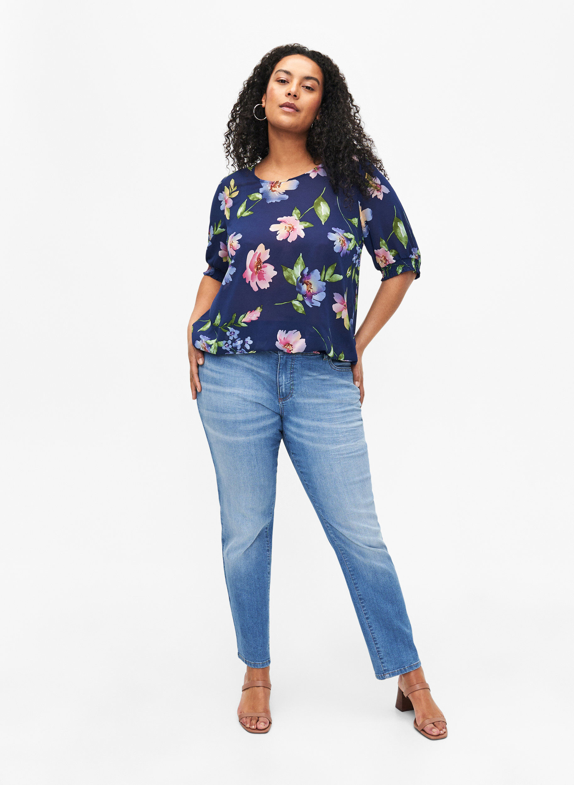 Zizzi Blommig blus med smock, Blueprint Flower AOP, Model image number 2