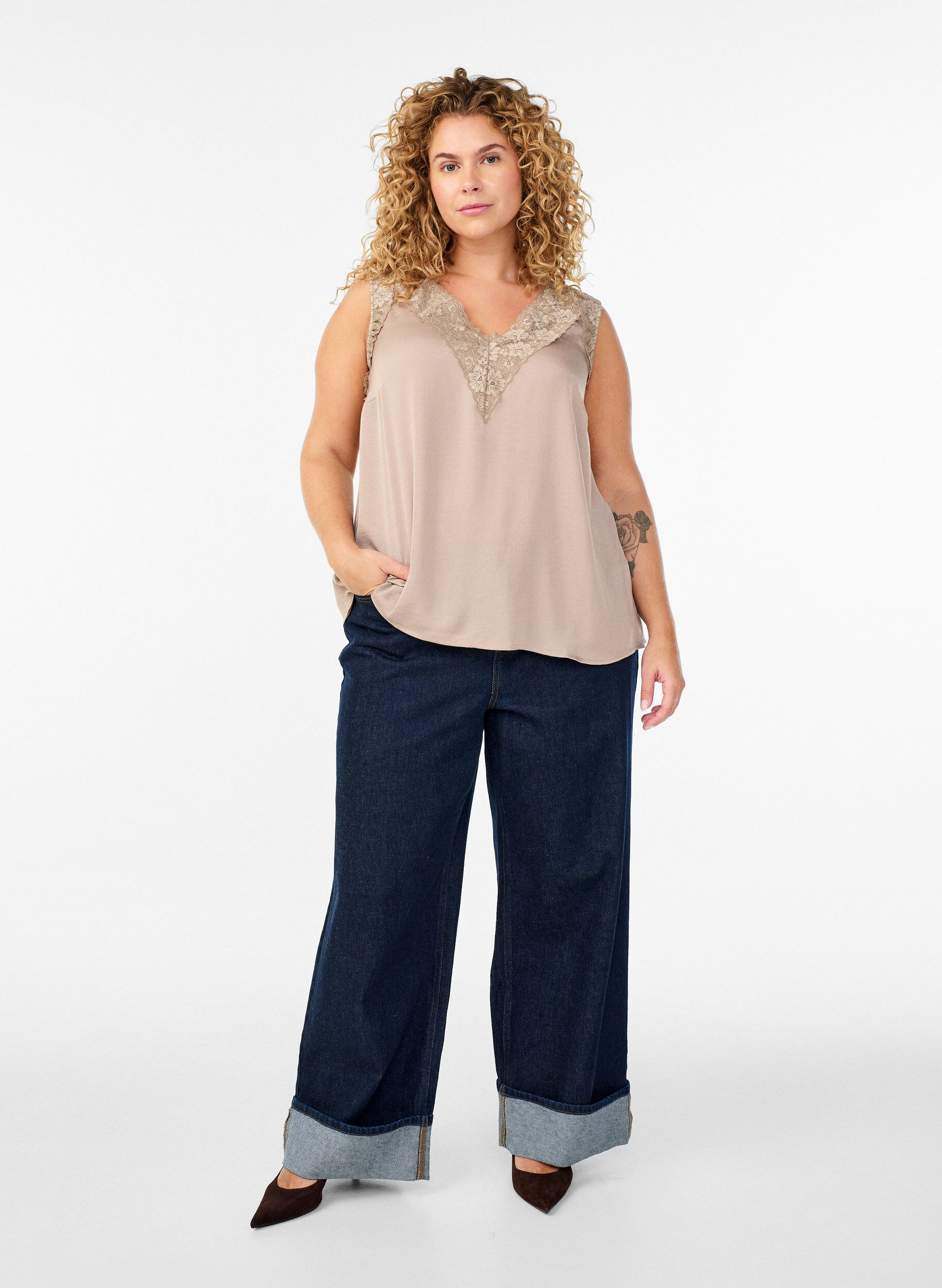 Zizzi &Auml;rml&ouml;s topp med spets, Beige, Model image number 1