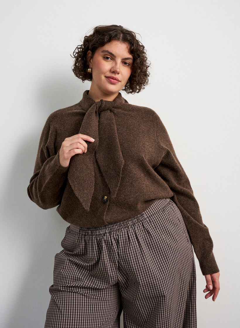 Cardigan med knytband och knappar, Brun, Model image number 0