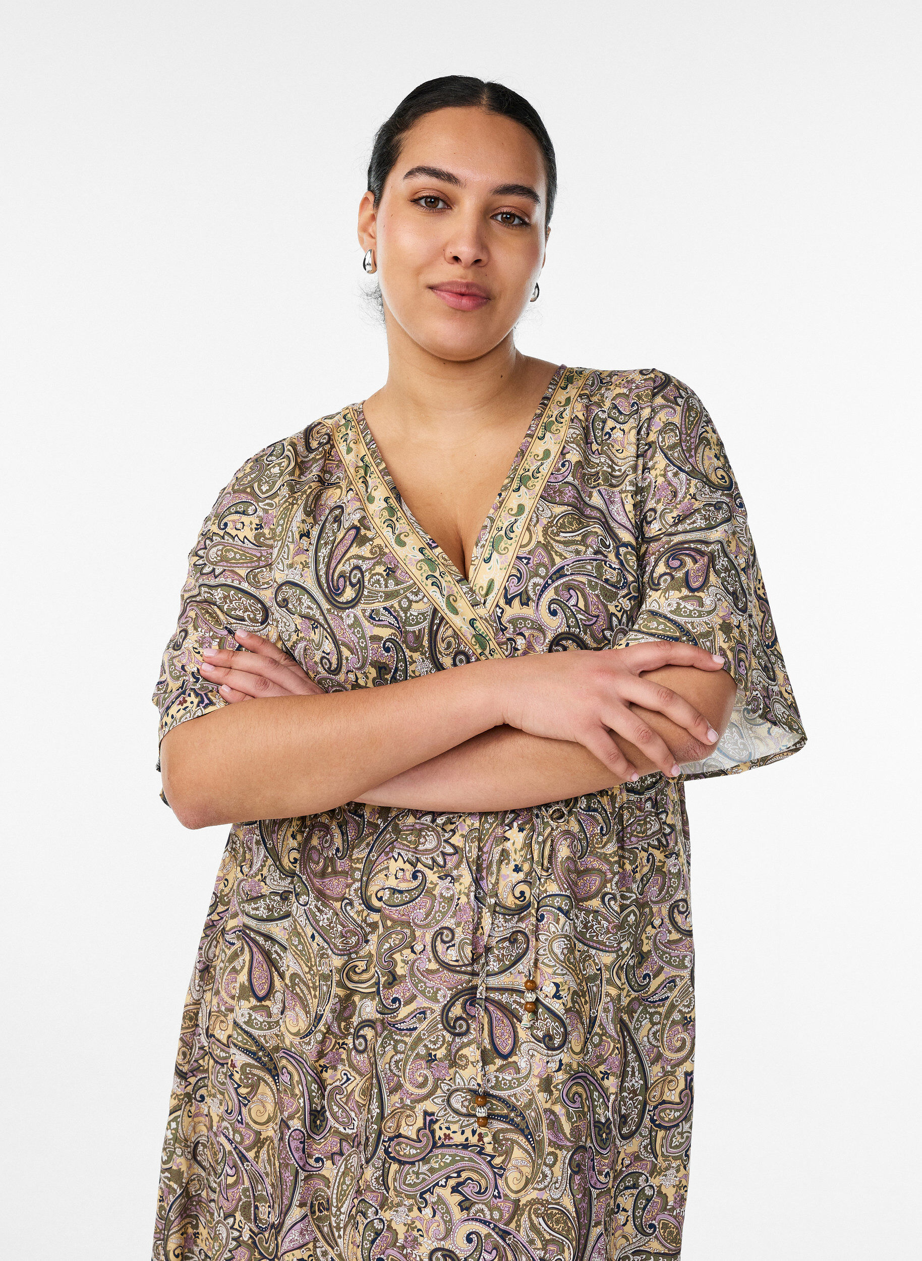 ZizziMaxikl&auml;nning i viskos med paisleym&ouml;nster, Gul, Model image number 2