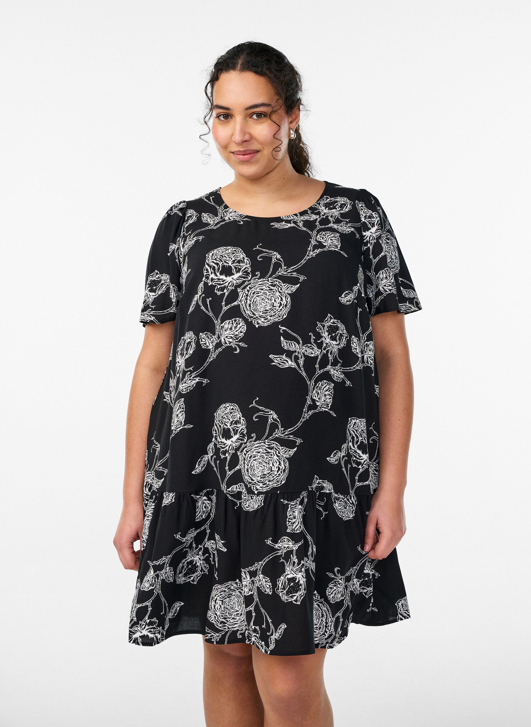 Kl&auml;nning i viskos med avsk&auml;rning, Svart, Model