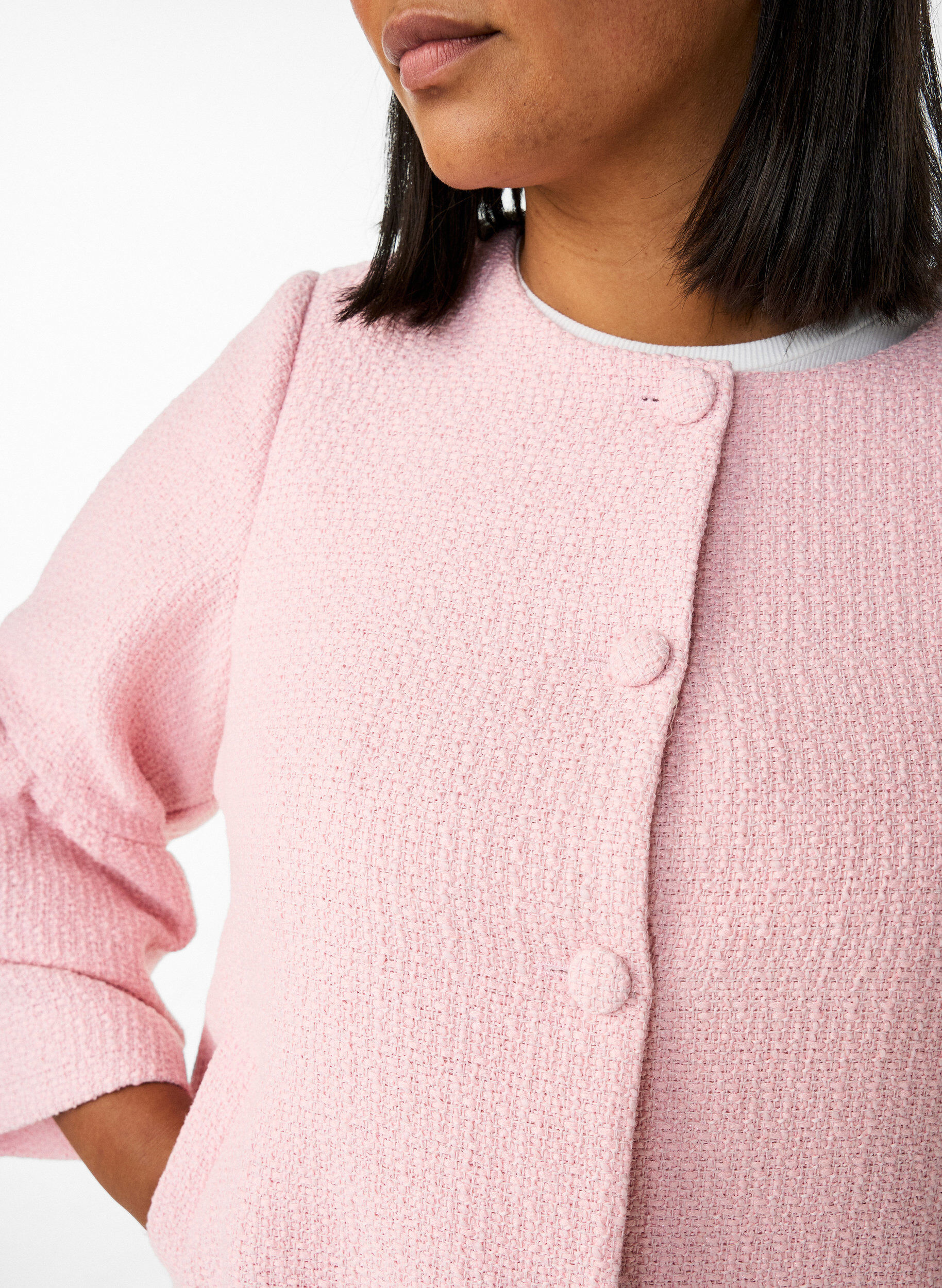 ZizziJacka i boucl&eacute; med volangdetaljer, Rosa, Model image number 4