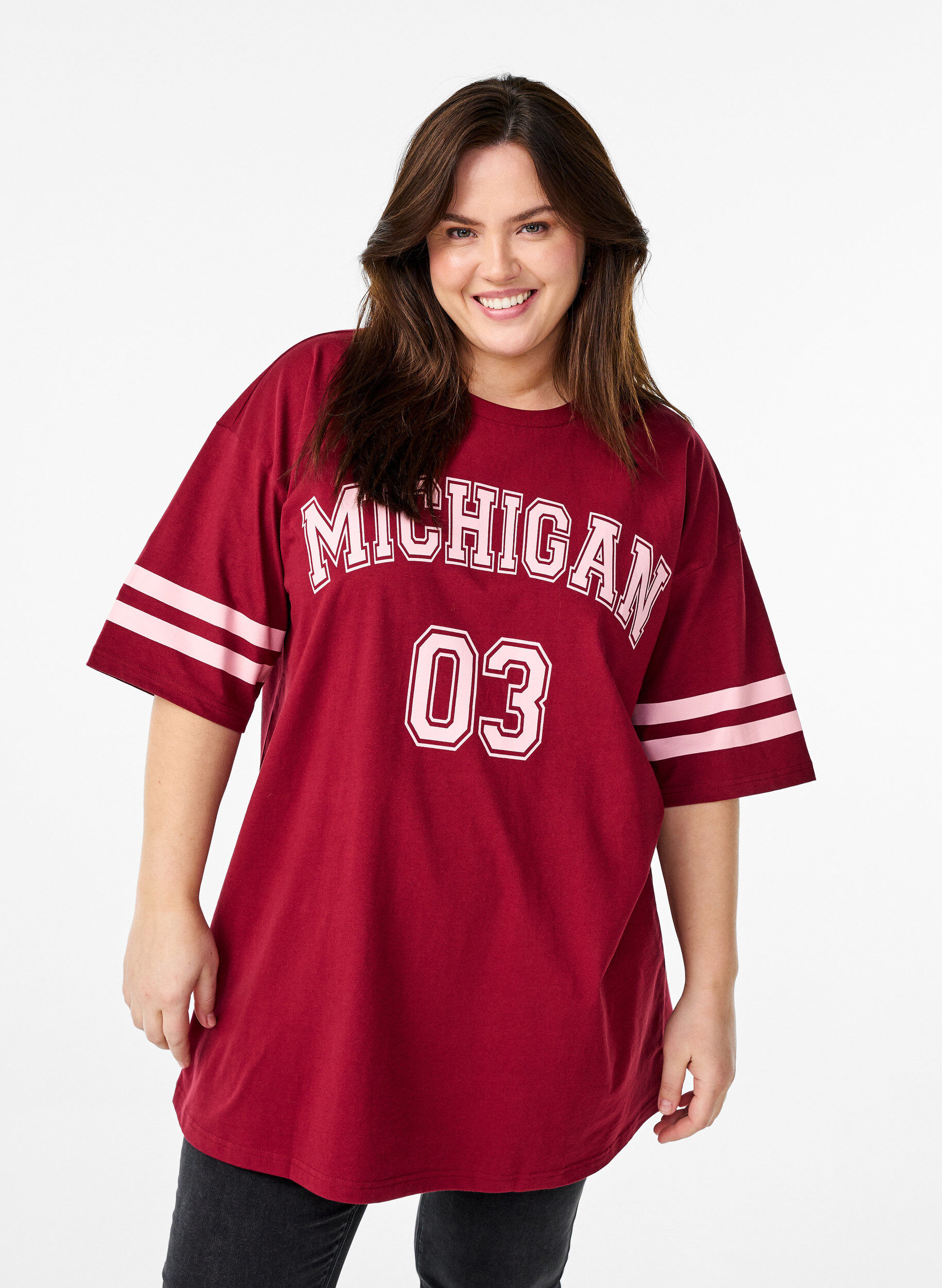 Zizzi Sportig oversized college-t-shirt, R&ouml;d, Model image number 0