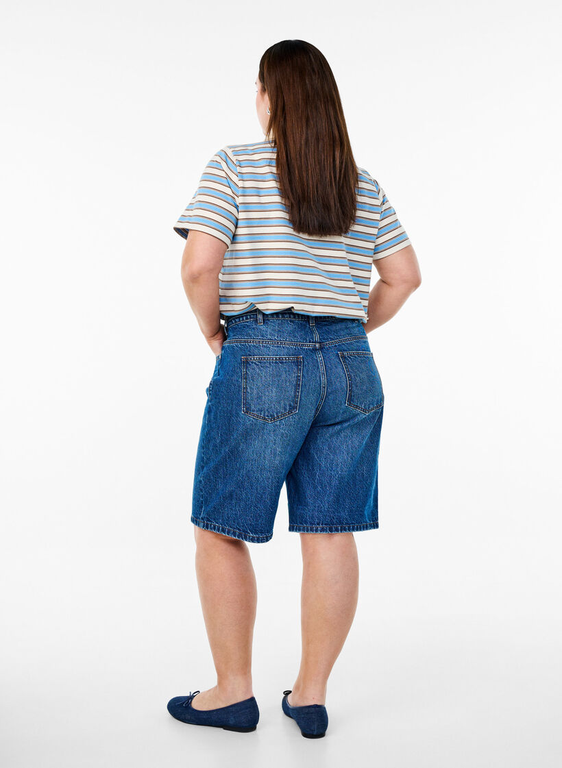 Figurn&auml;ra jeansshorts med knytsk&auml;rp, Bl&aring;, Model