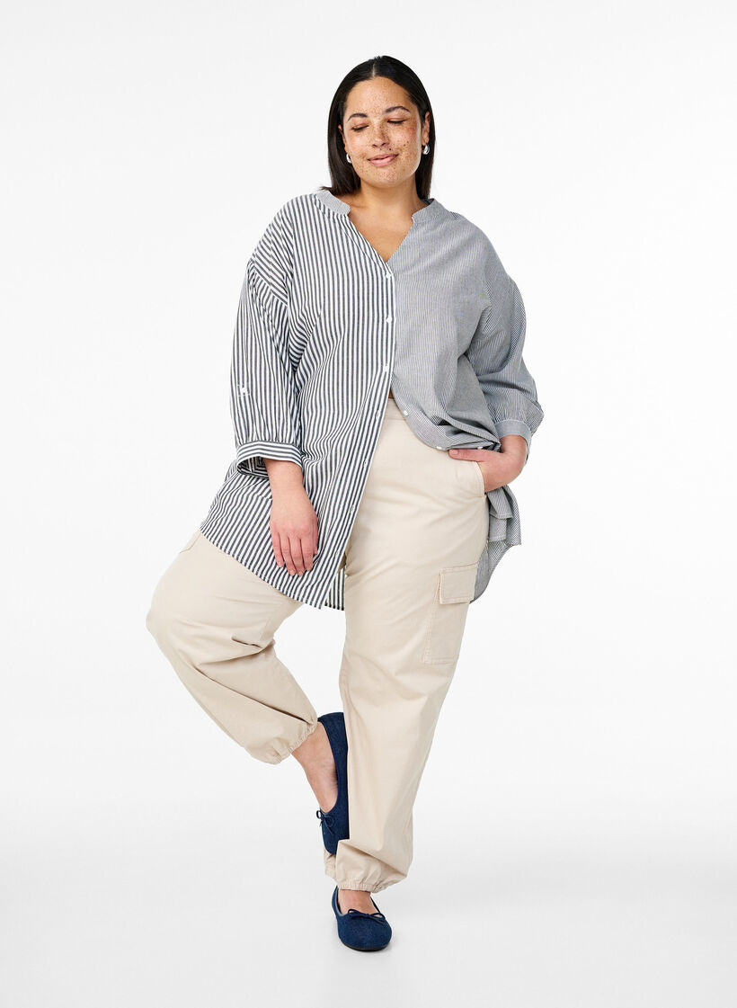 Rutig tunika med 3/4-ärmar, Svart, Model image number 1