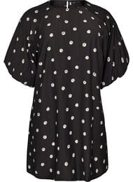 Kort kl&auml;nning i viskos med ballong&auml;rmar, 9990