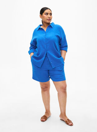 Shorts i bomullsmuslin med fickor, Victoria blue, Model image number 3