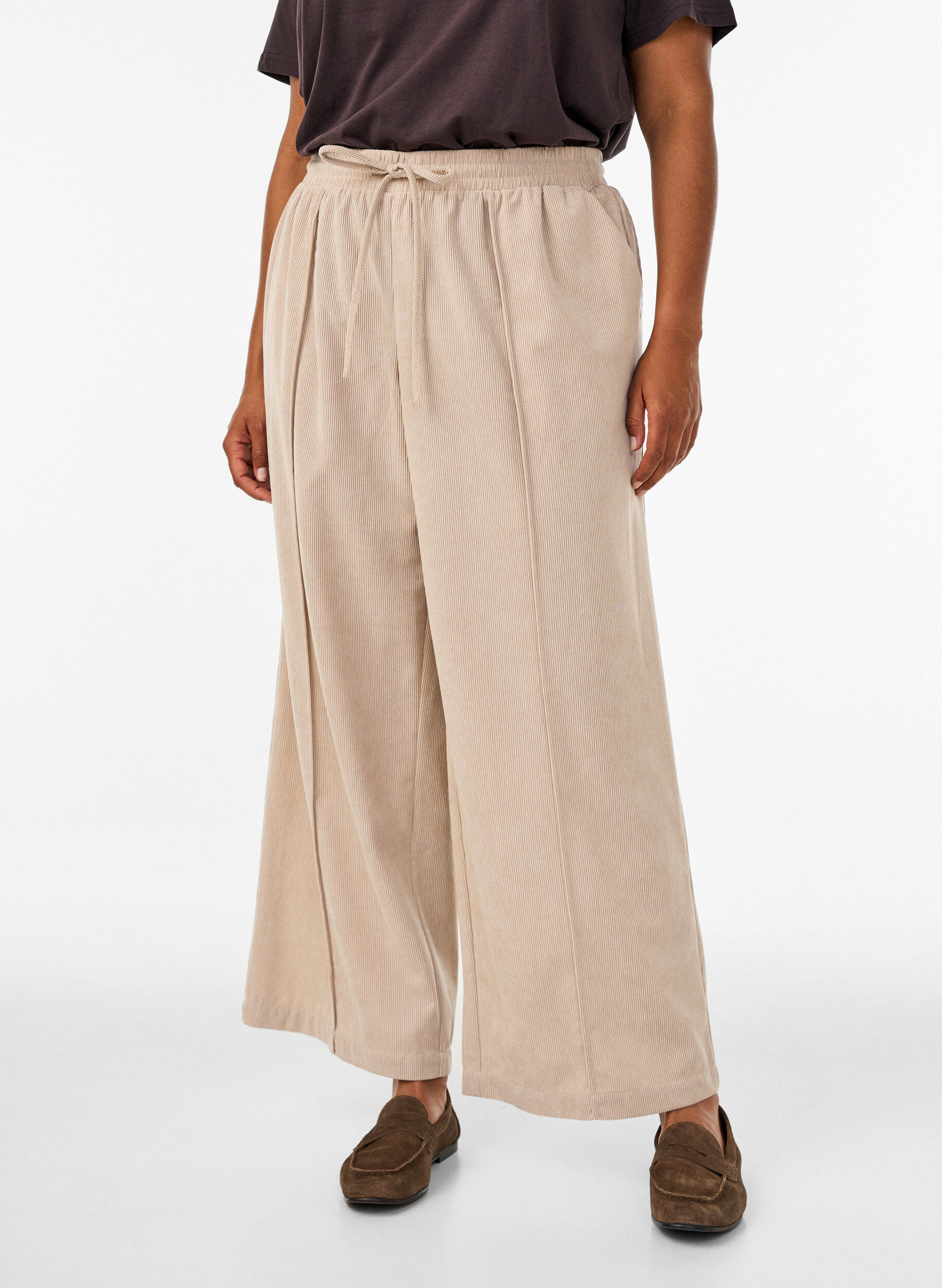 ZizziManchesterbyxor med vida ben och h&ouml;g midja, Beige, Model image number 2