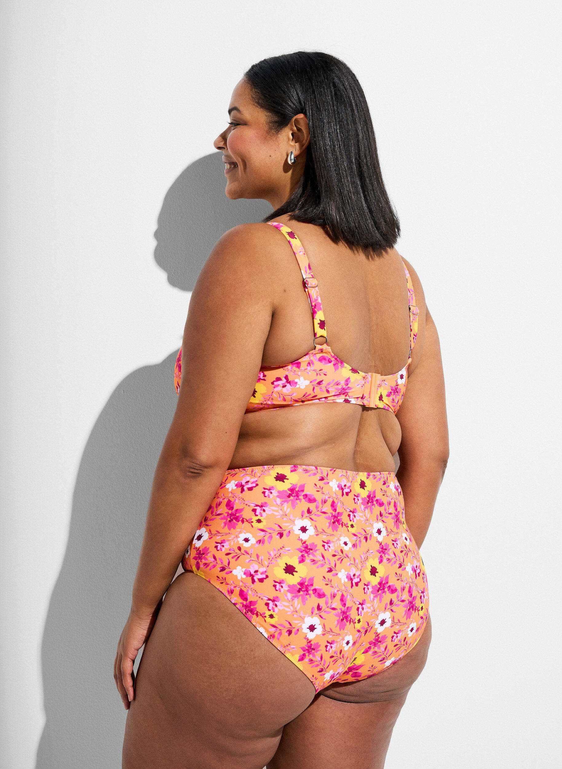 ZizziBikinitrosa med h&ouml;g midja och m&ouml;nster, Orange, Model image number 1