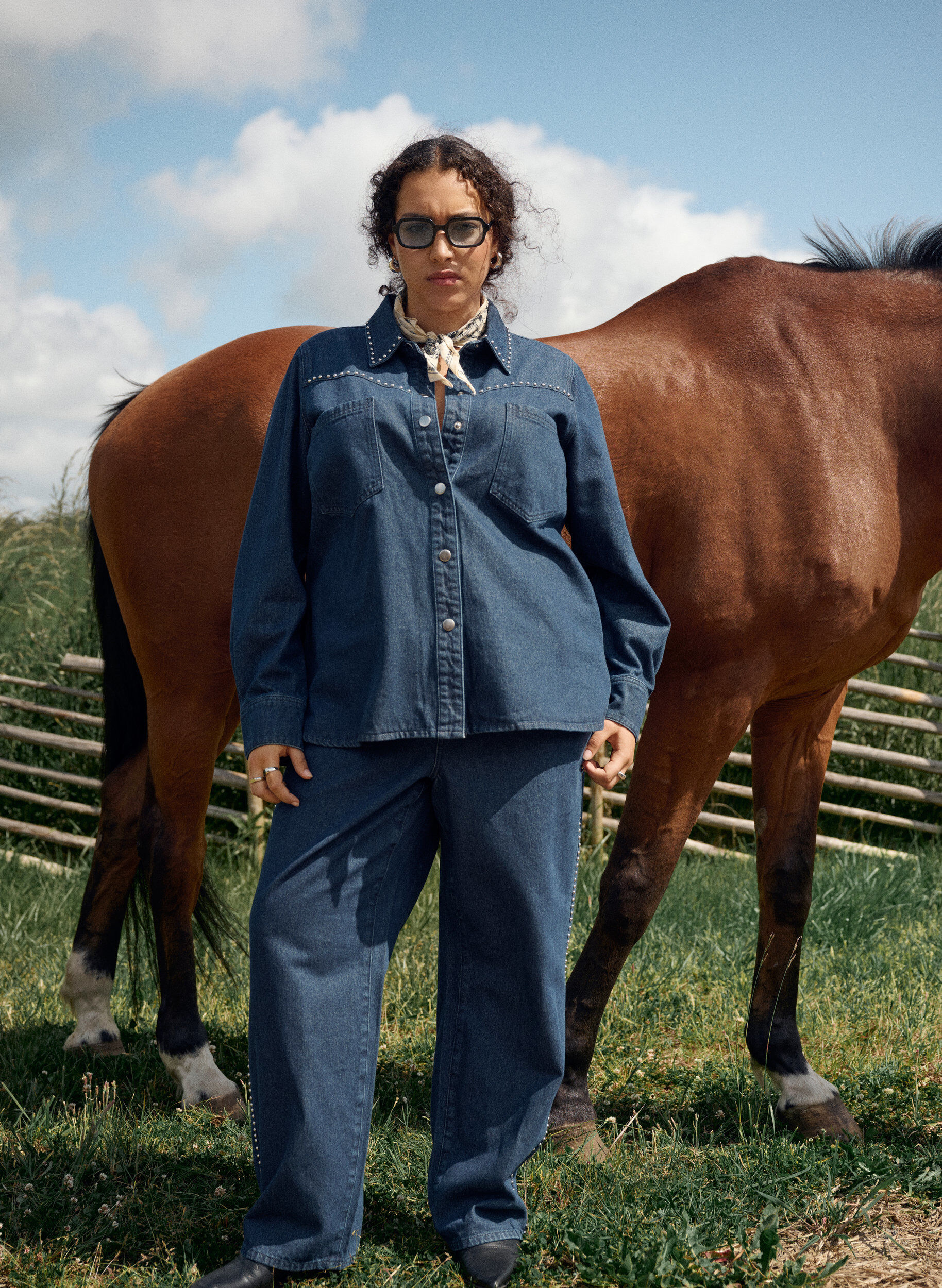 Zizzi Vida jeans med nitar och h&ouml;g midja, Bl&aring;, Image image number 0