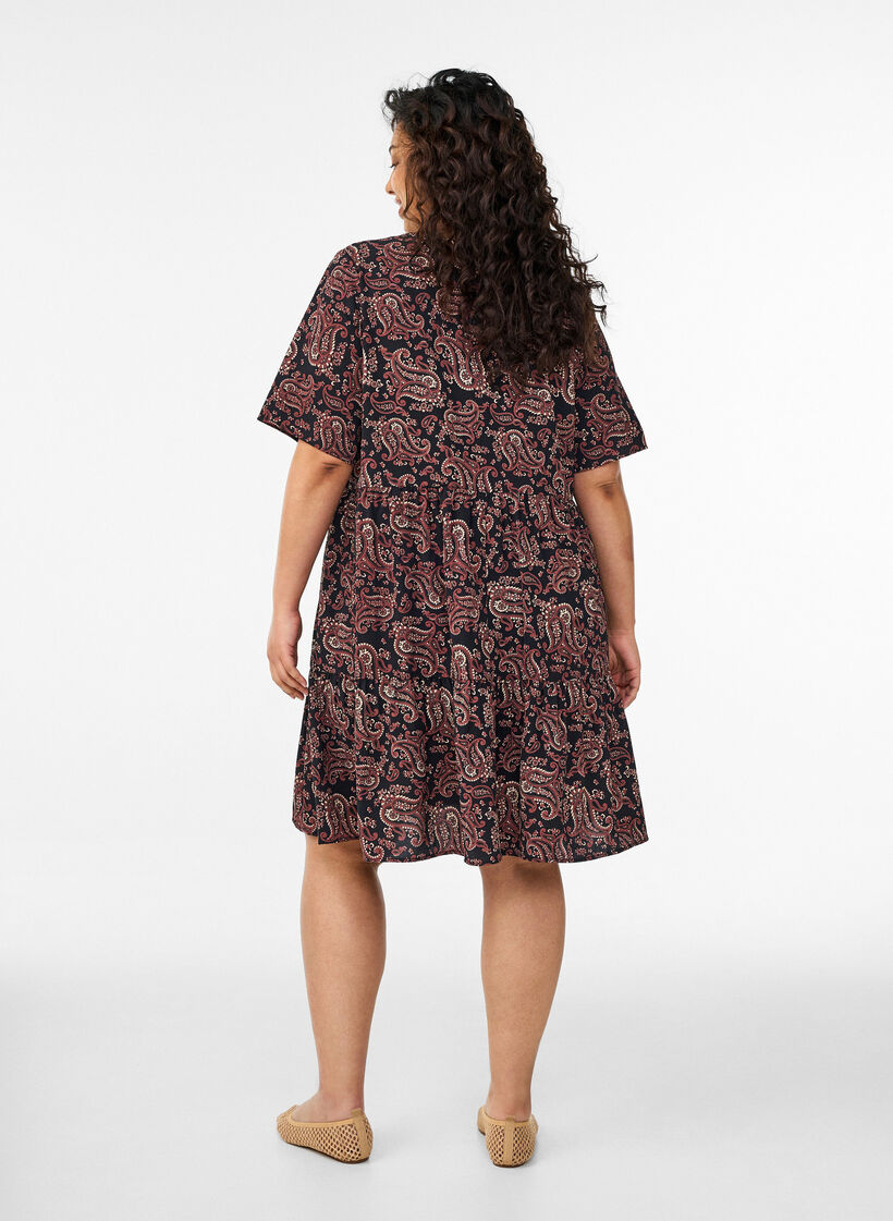 Kort&auml;rmad kl&auml;nning med A-linje och sk&auml;rningar, Svart, Model image number 2