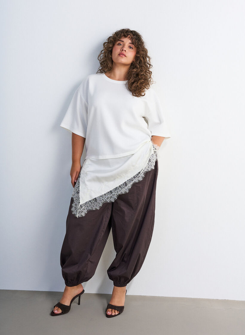 Blus i jersey med lager-p&aring;-lager-look och spets, Vanilla, Model image number 0