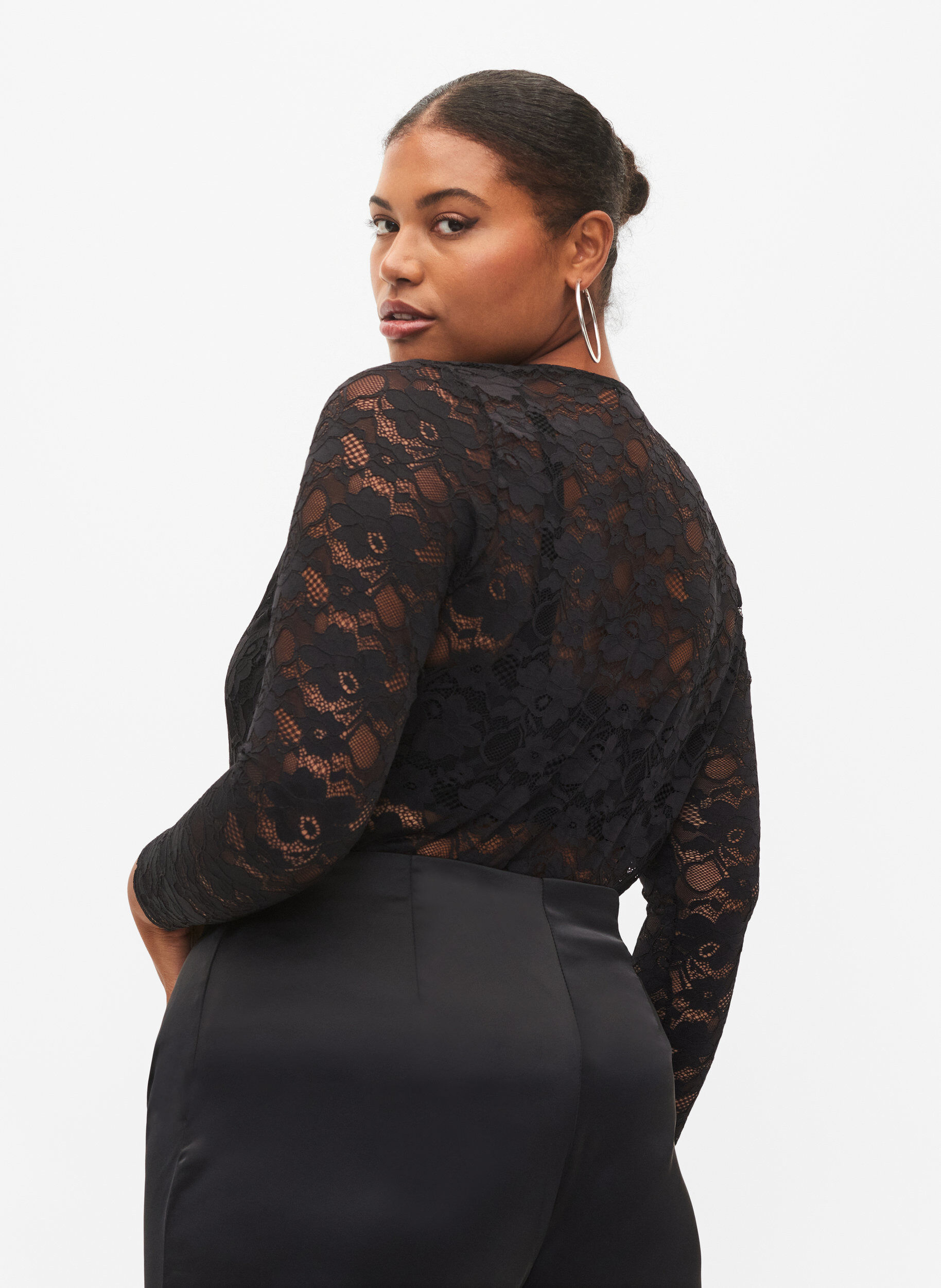Zizzi Spetsbody med l&aring;nga &auml;rmar, Black, Model image number 1