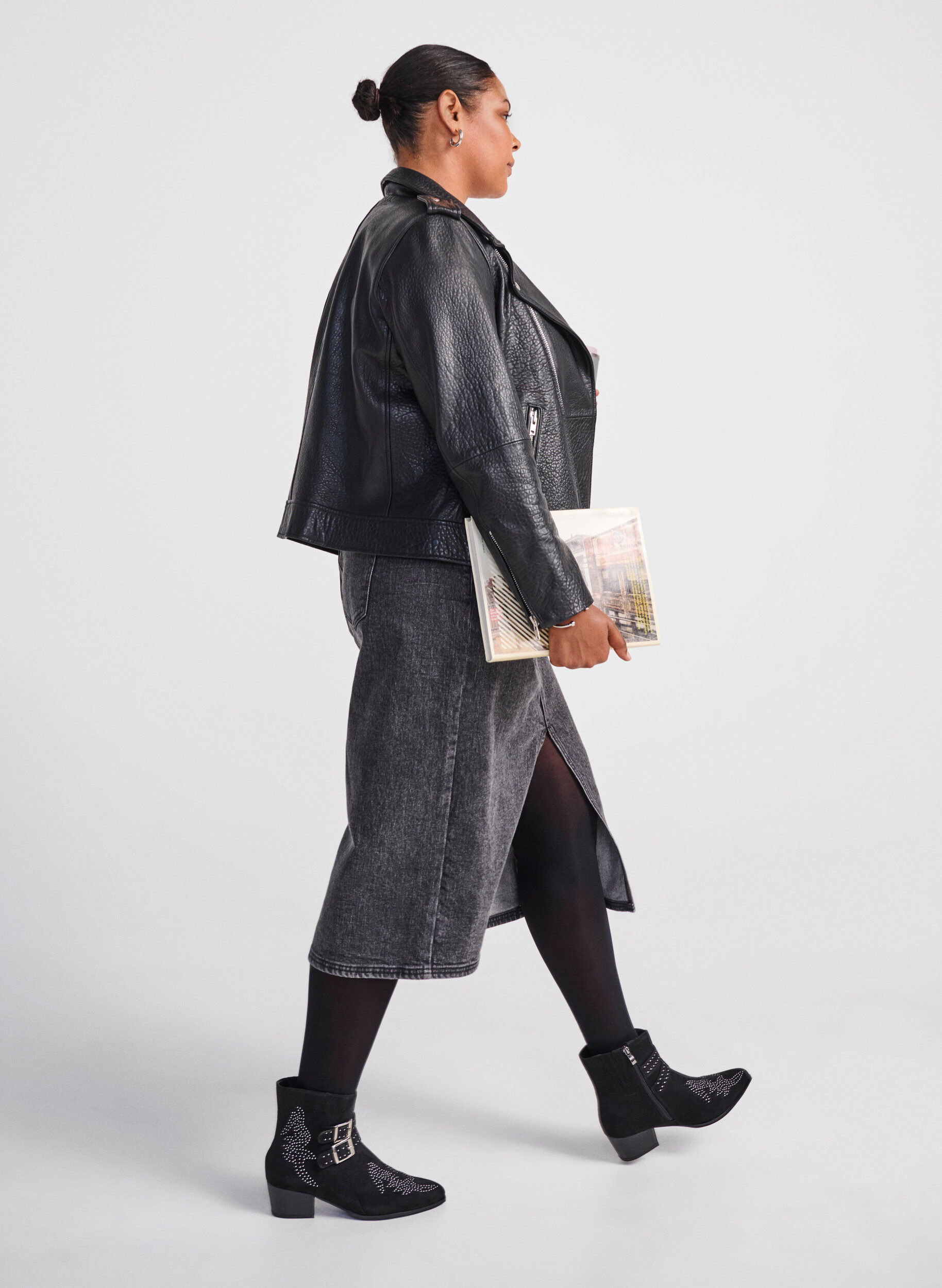 Zizzi Wide fit - L&aring;g sko med nitar och sp&auml;nnen, Black, Image image number 0