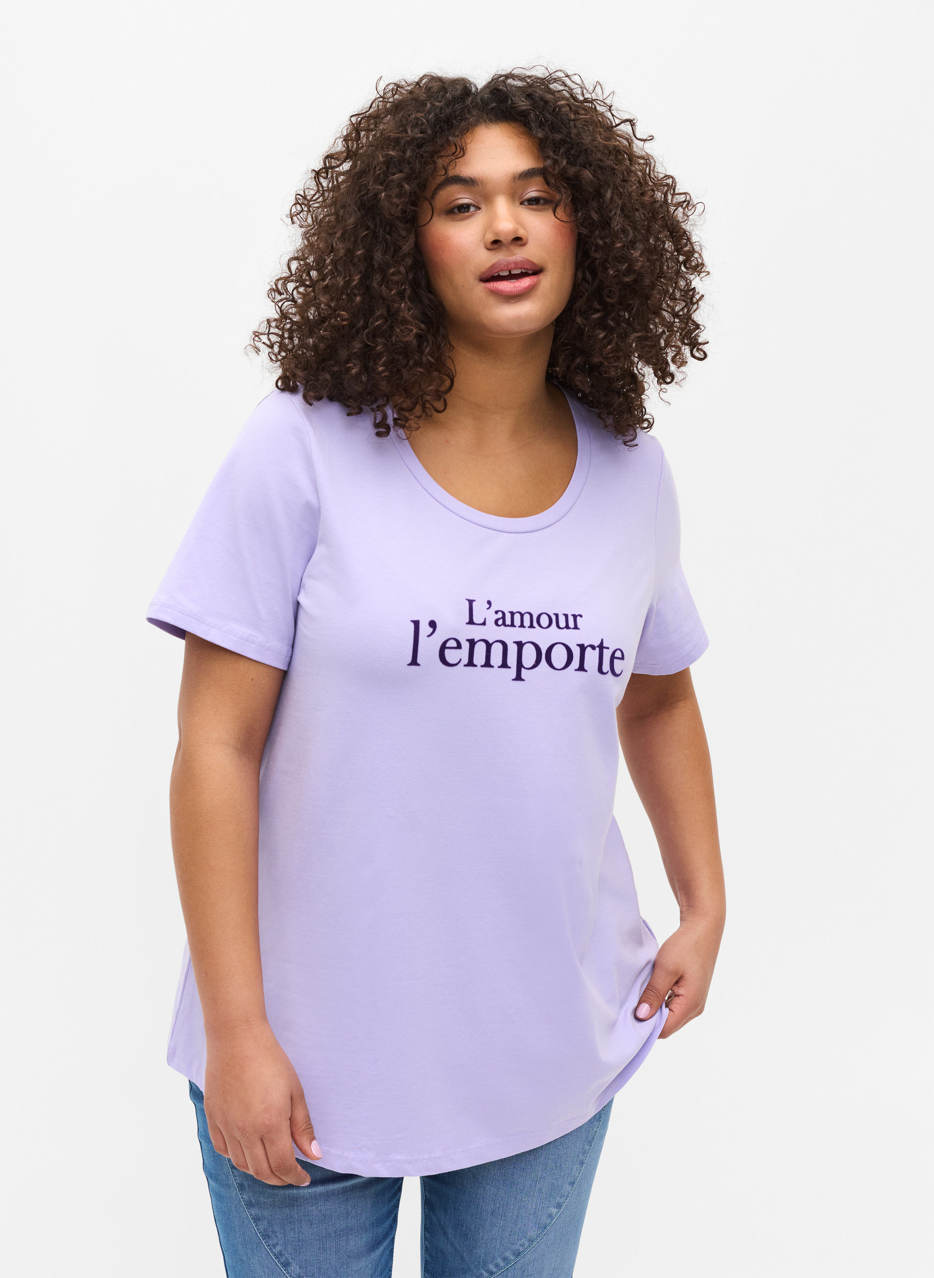 Kortärmad bomulls t-shirt med tryck, Lavender LAMOUR, Model