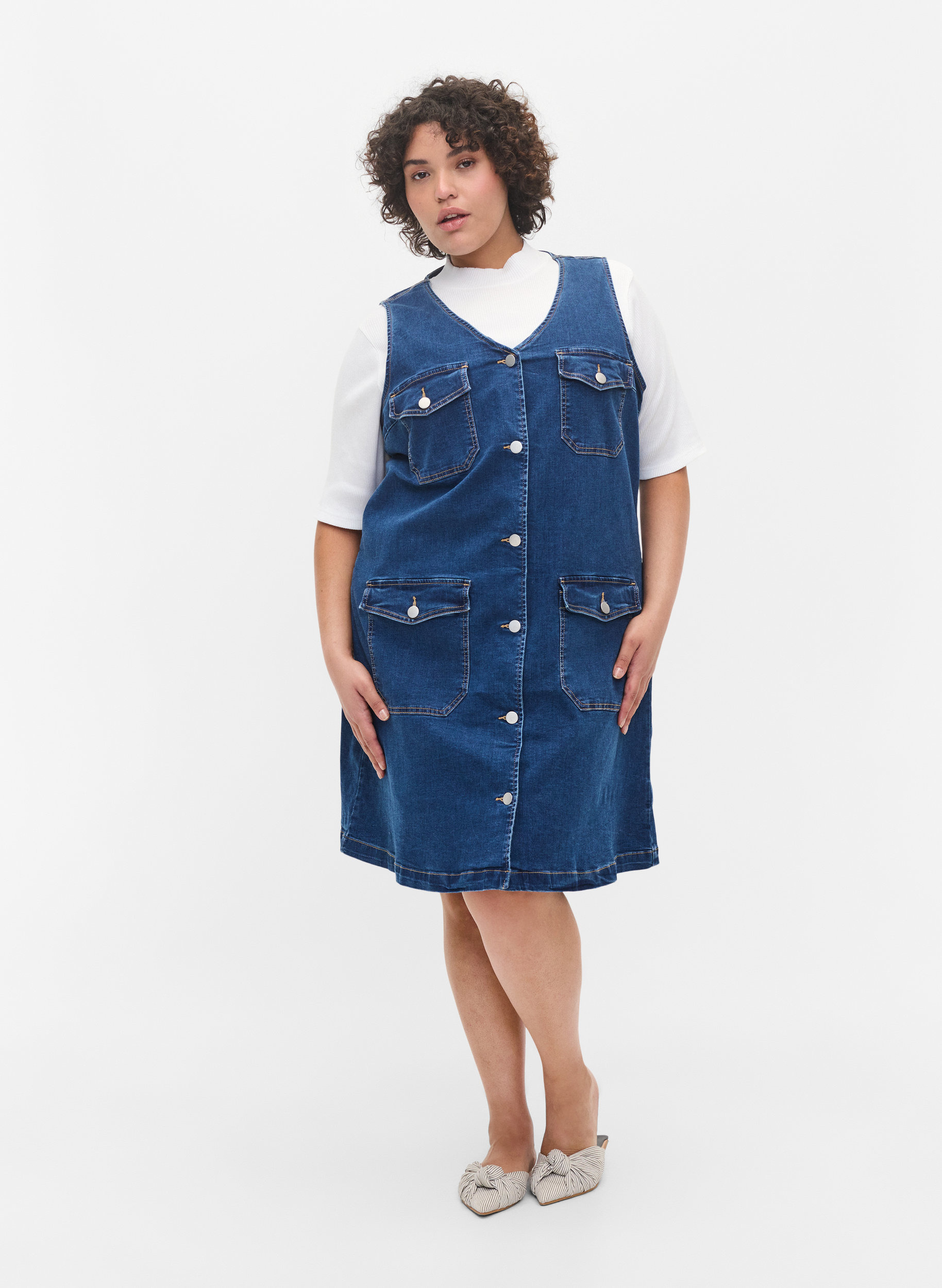 Jeansklänning med knappar, Dark blue denim, Model image number 2