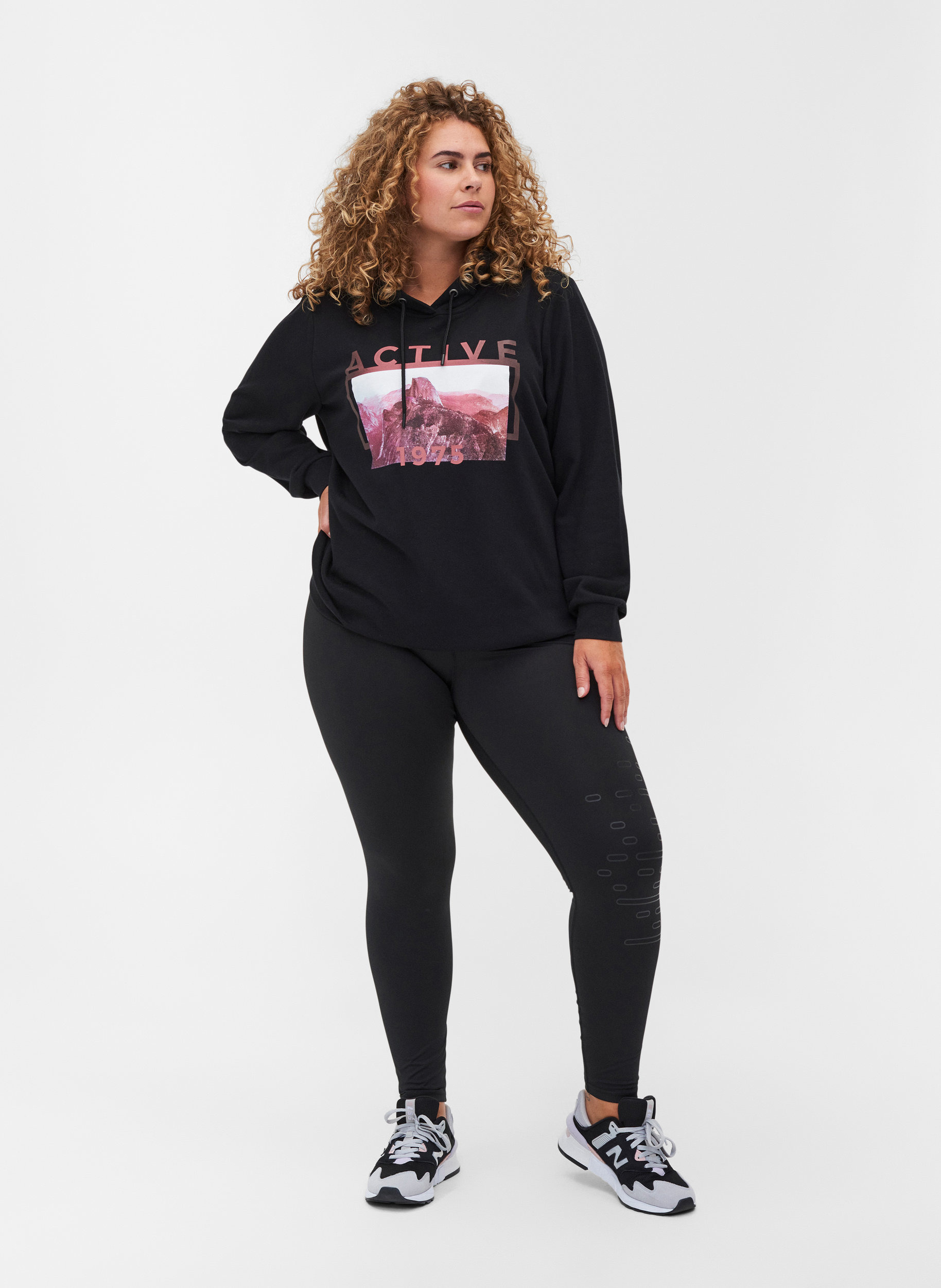 Sweatshirt med tryck och huva, Black, Model image number 2