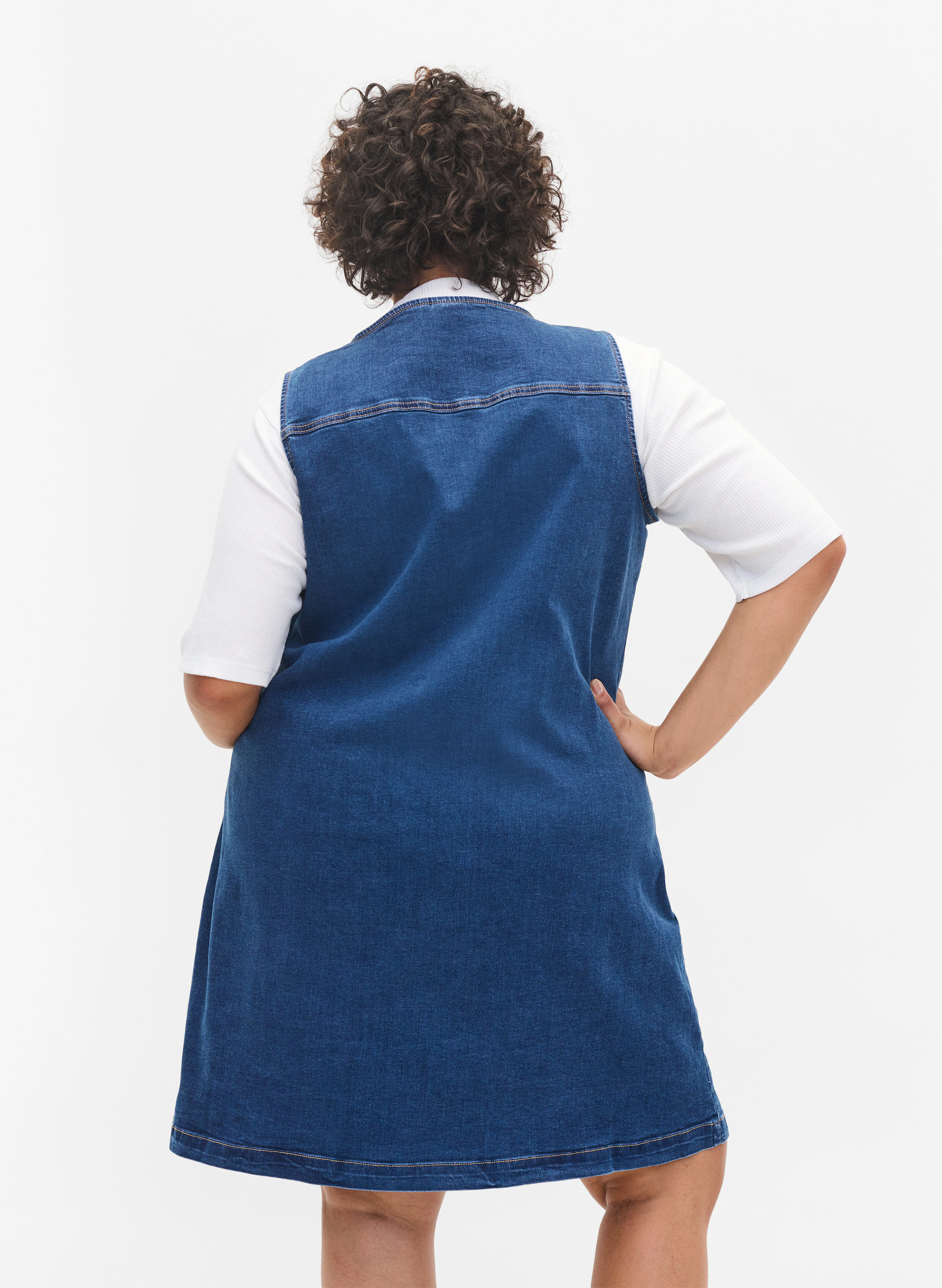 Jeansklänning med knappar, Dark blue denim, Model image number 1