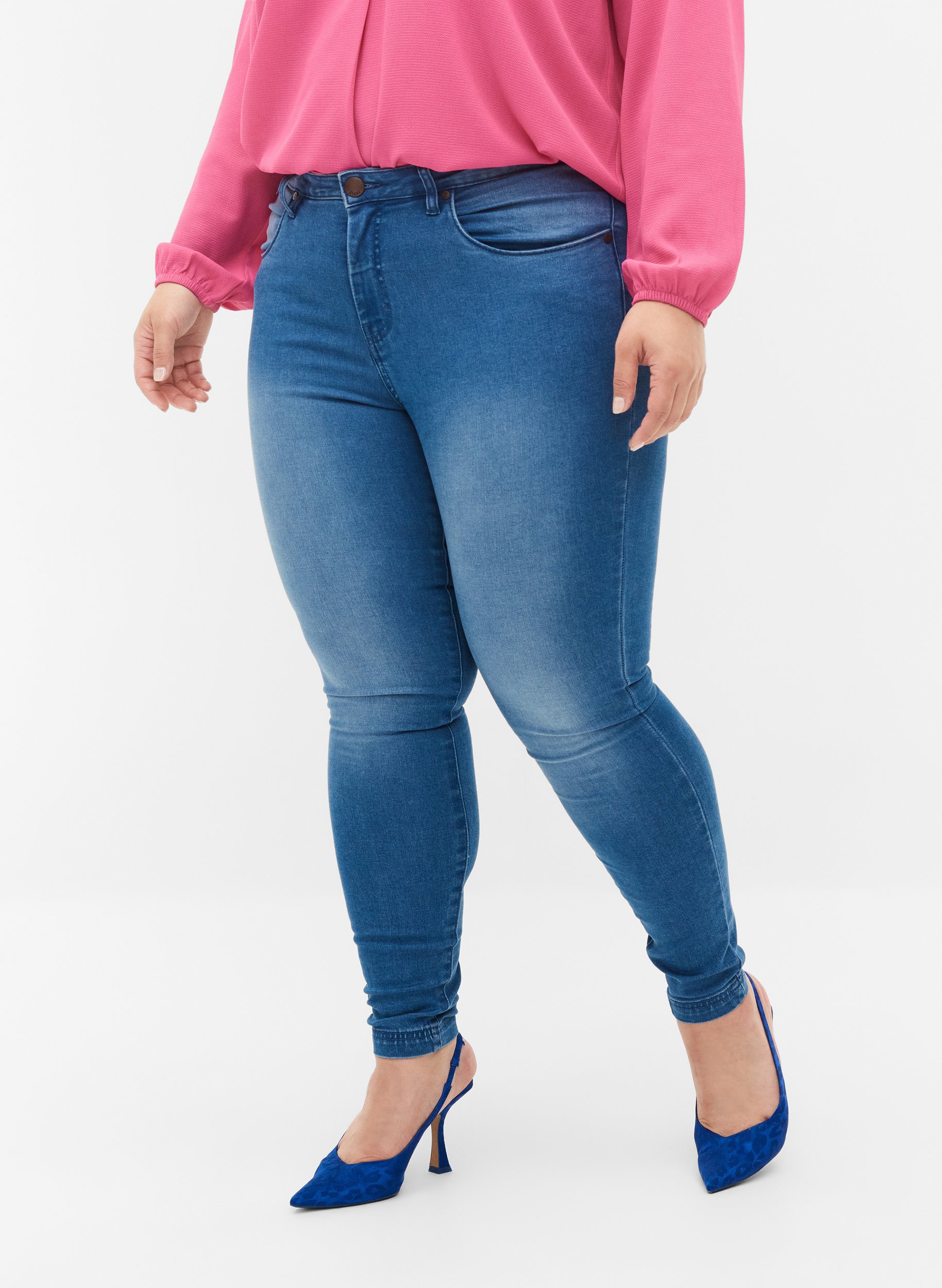 Super slim Amy jeans med hög midja, Lt blue Denim, Model image number 4