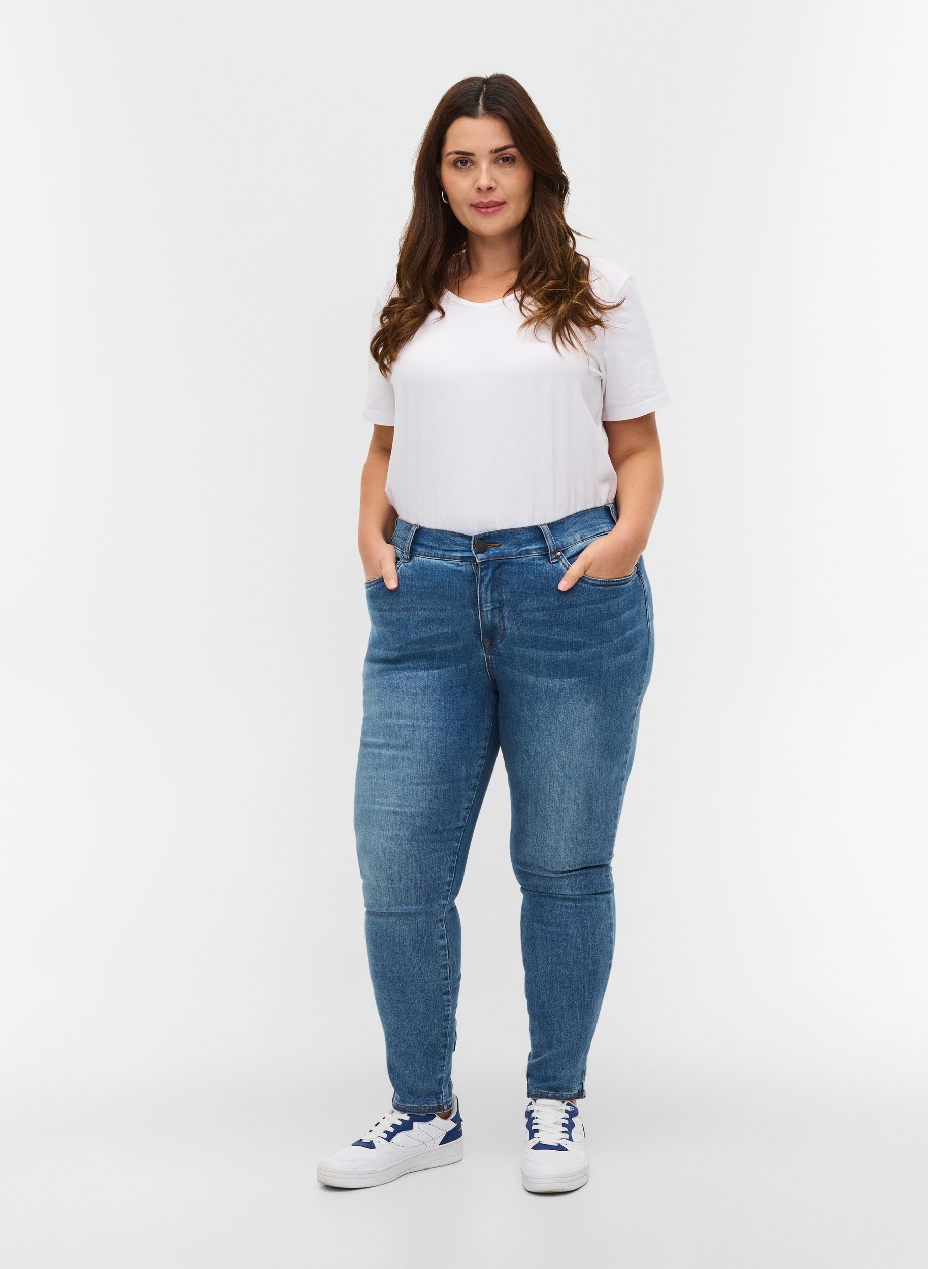 Croppade Amy jeans med hög midja och rosett, Blue denim, Model image number 0