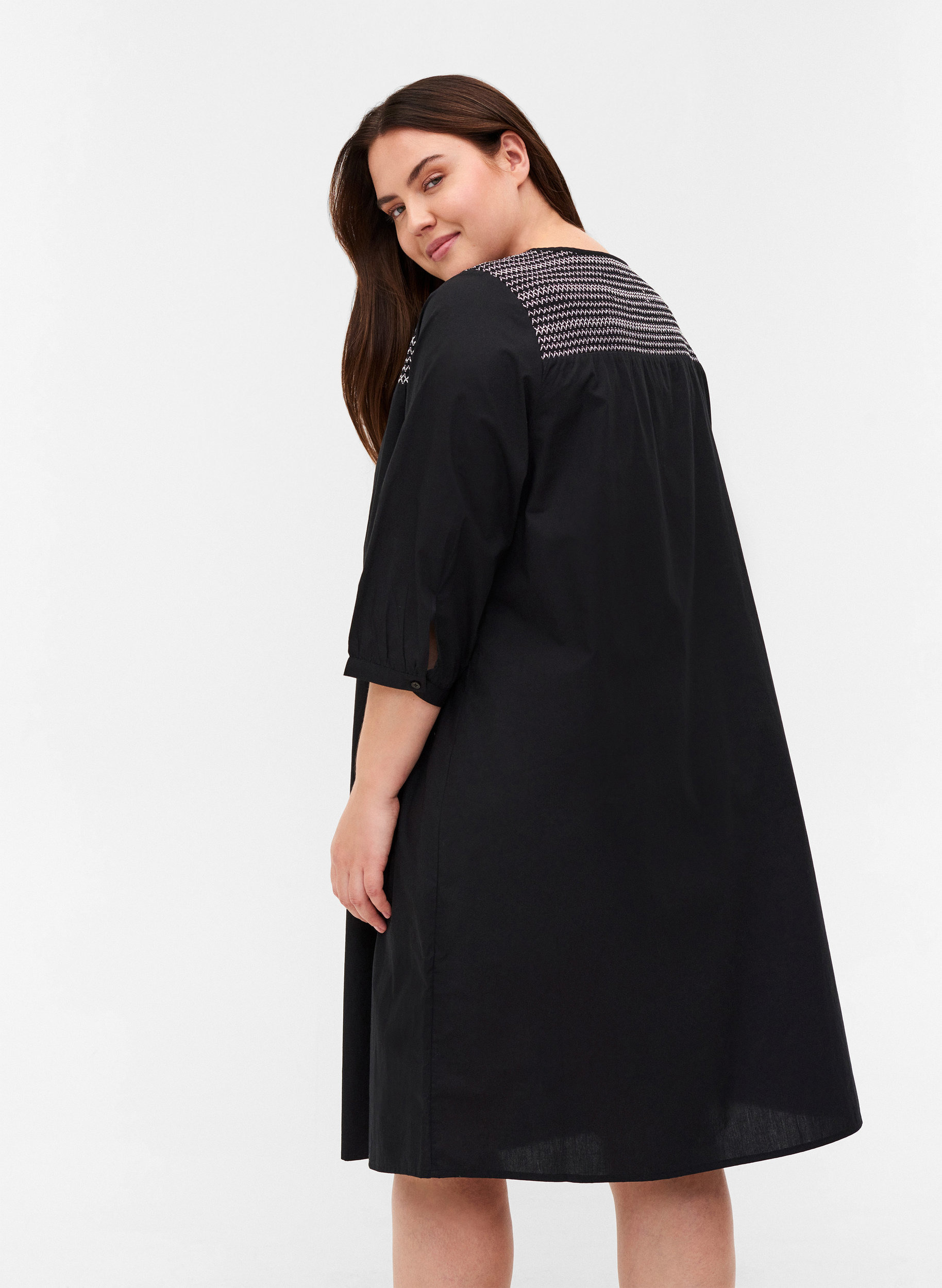 A-linjeformad klänning i bomull med smock, Black, Model image number 1
