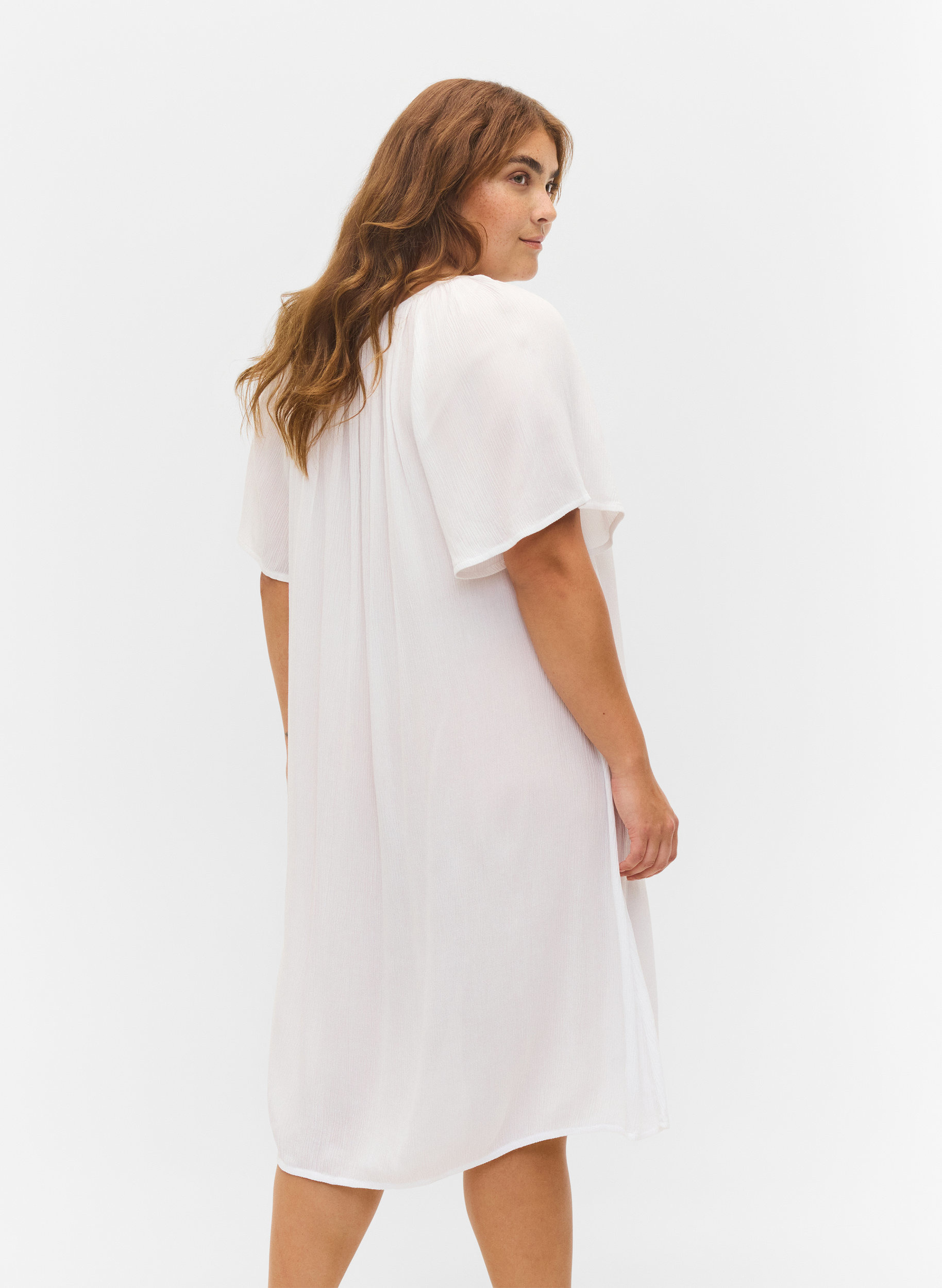 Kortärmad klänning i viskos, Bright White, Model image number 1