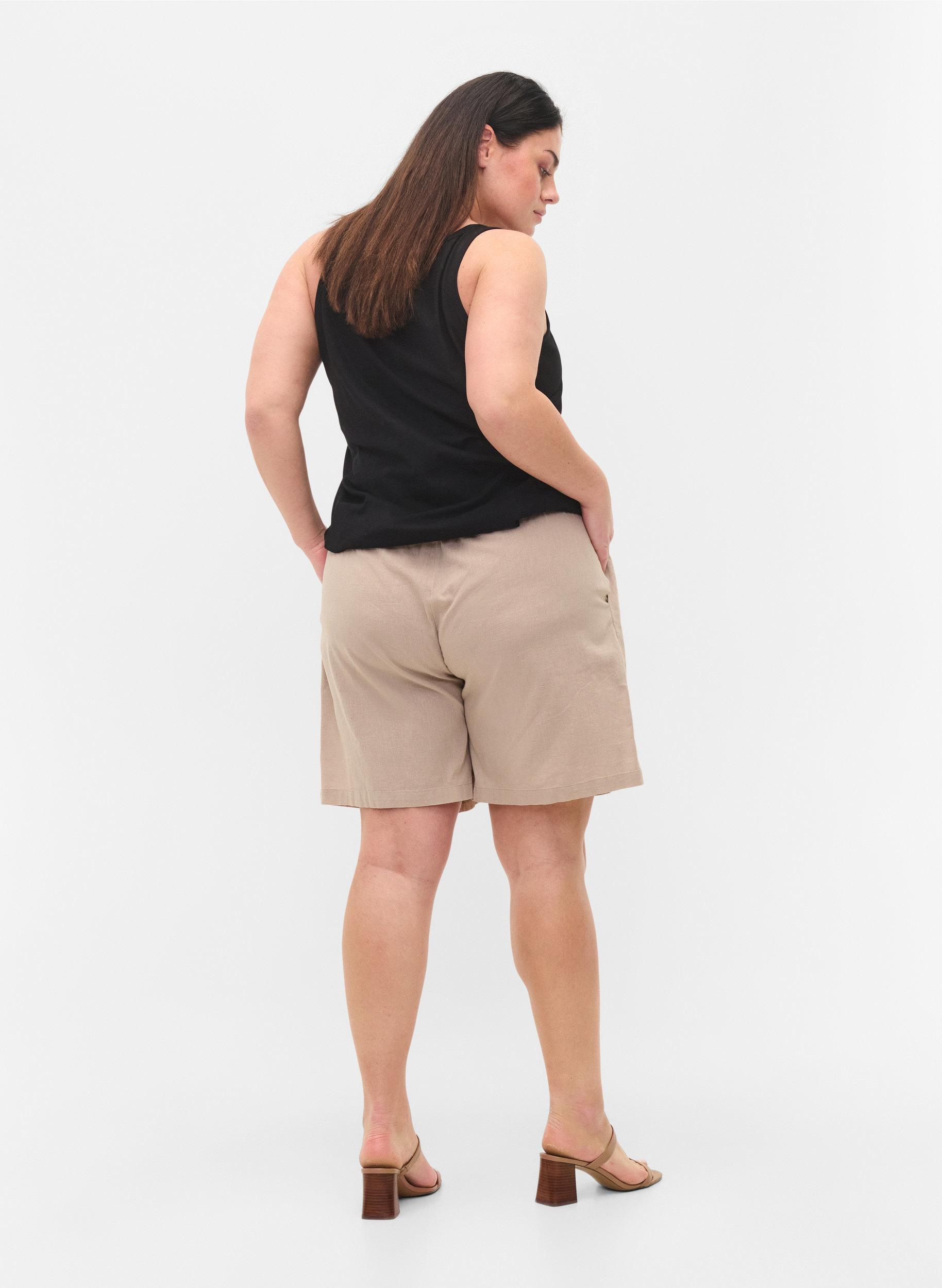 Lösa shorts i bomullsblandning med linne, Simply Taupe, Model