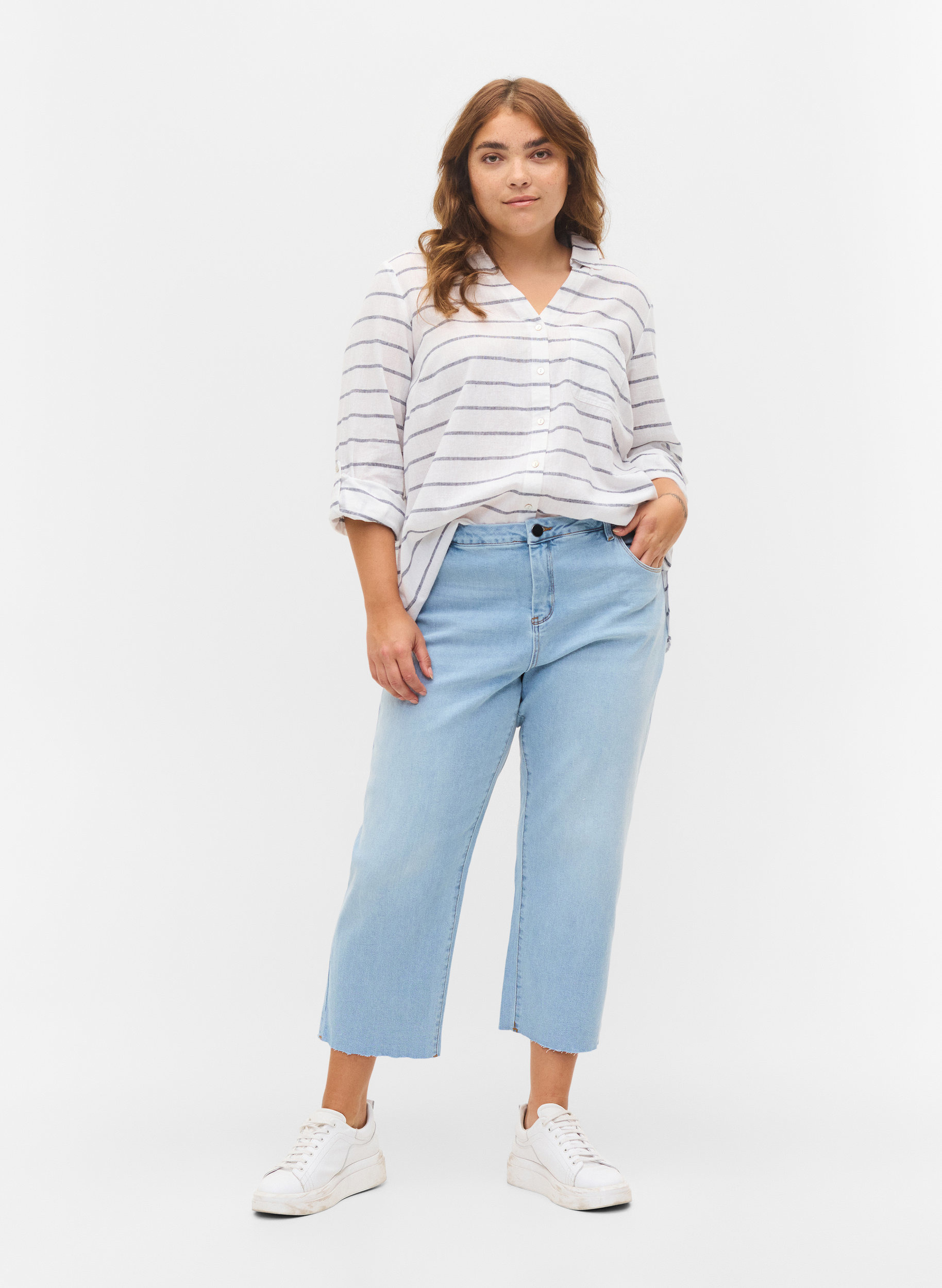 Croppade jeans med råa kanter och hög midja, Super L.Blue Denim, Model