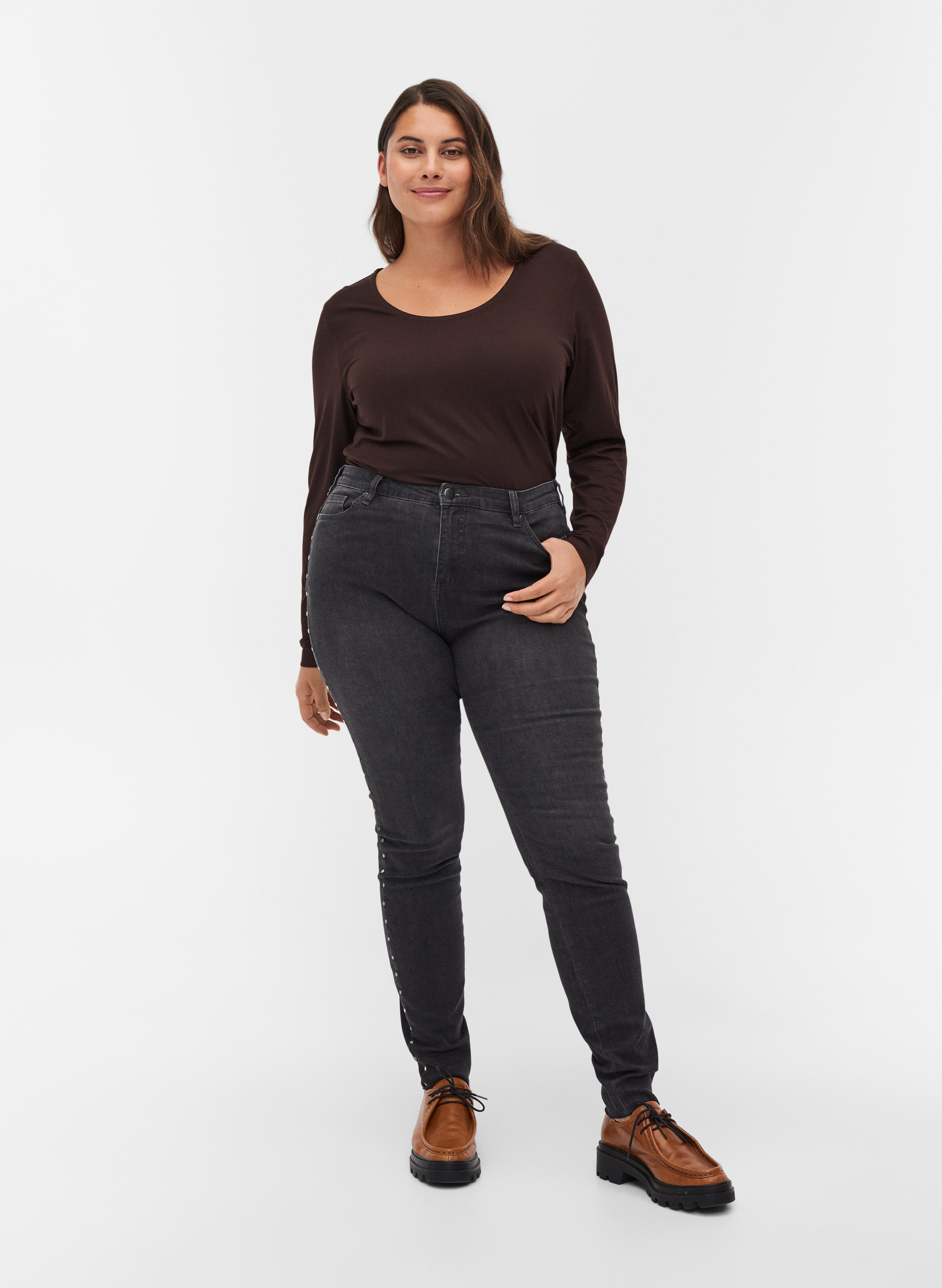 Högmidjade Amy jeans med nitar i sidosömmen, Dark Grey Denim, Model image number 0