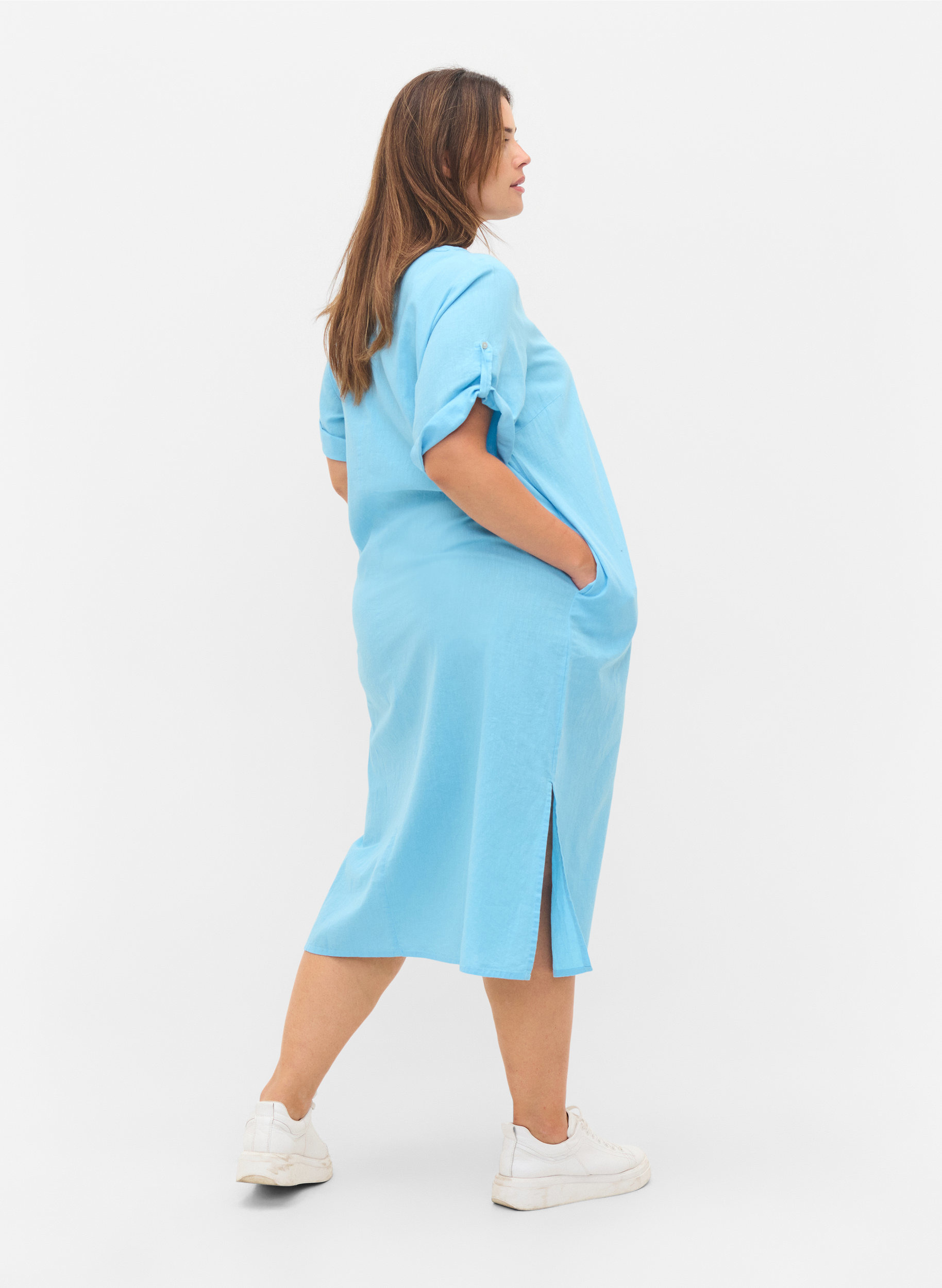 Lång skjortklänning med korta ärmar, Alaskan Blue, Model