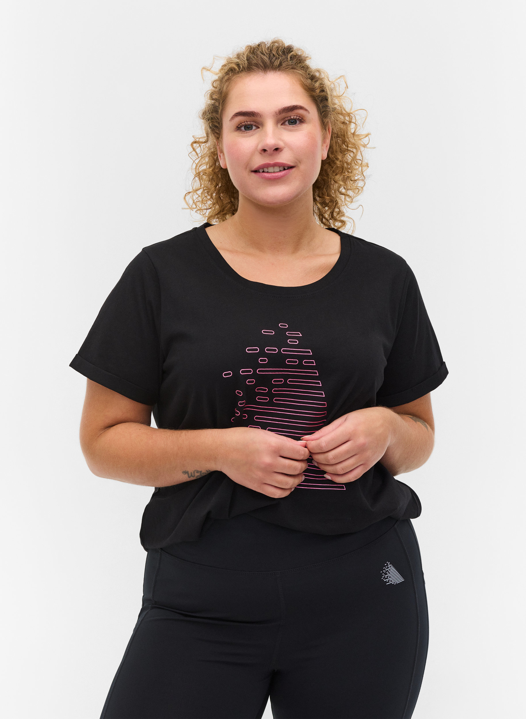  T-shirt till träning med print, Black Diva Pink, Model