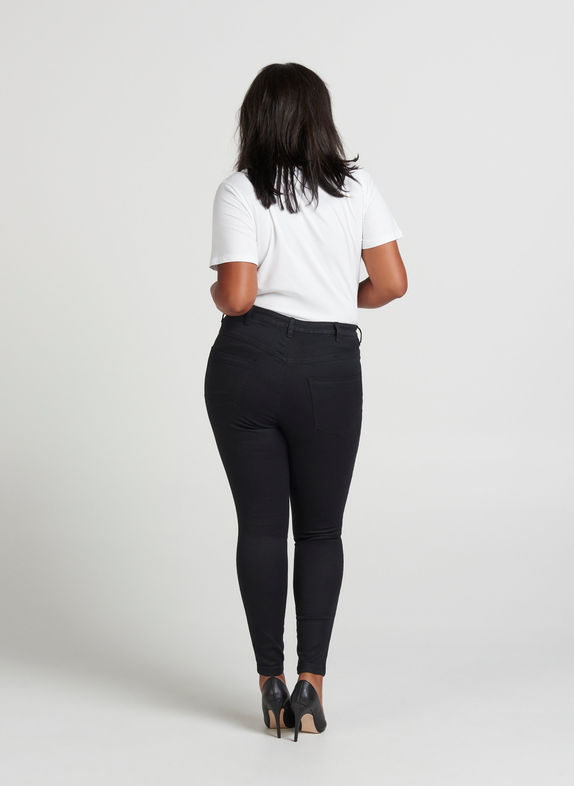 Super slim Amy jeans med hög midj, Black, Model image number 1