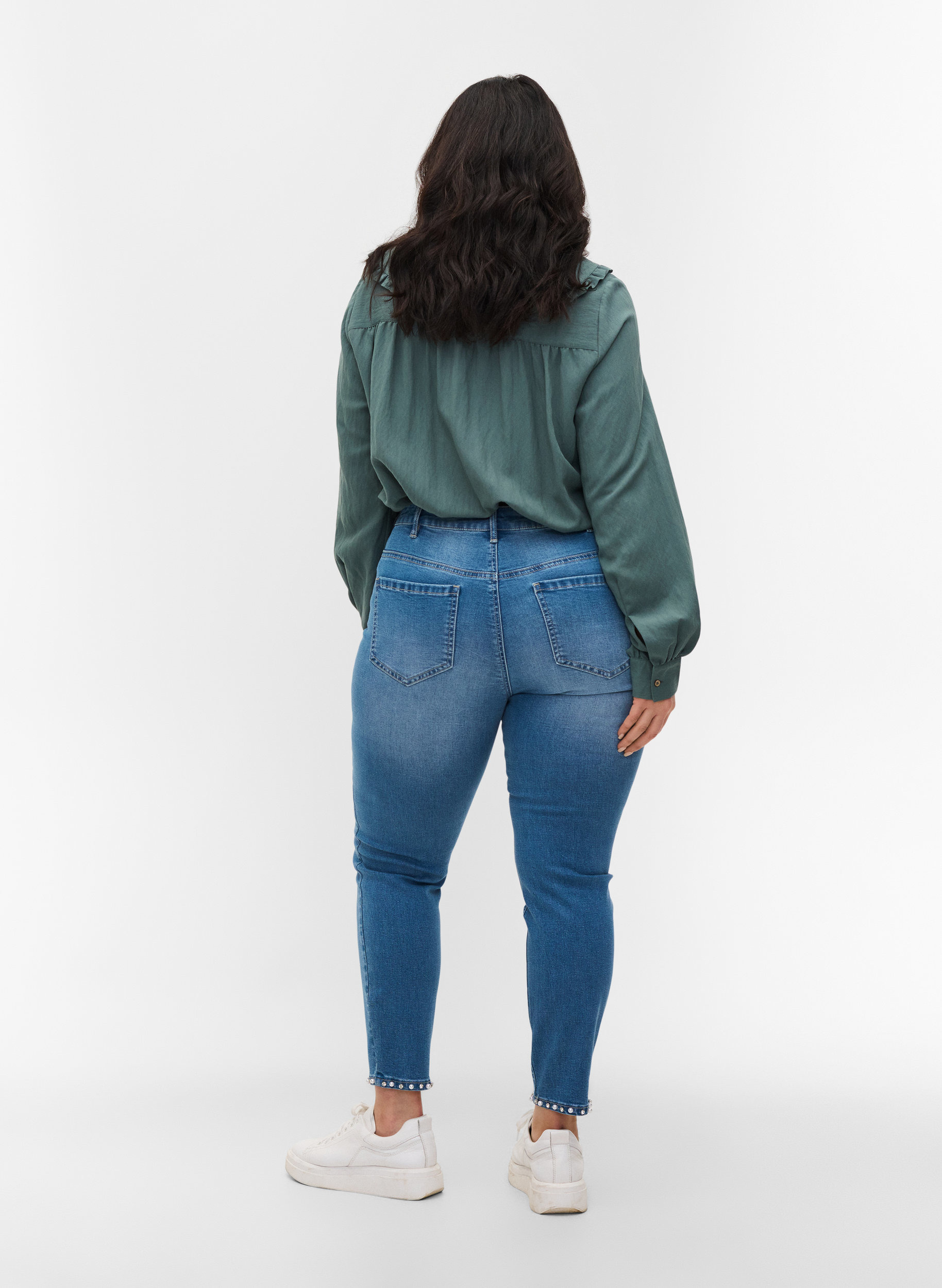 Croppade Amy jeans med pärlor, Light blue denim, Model image number 1