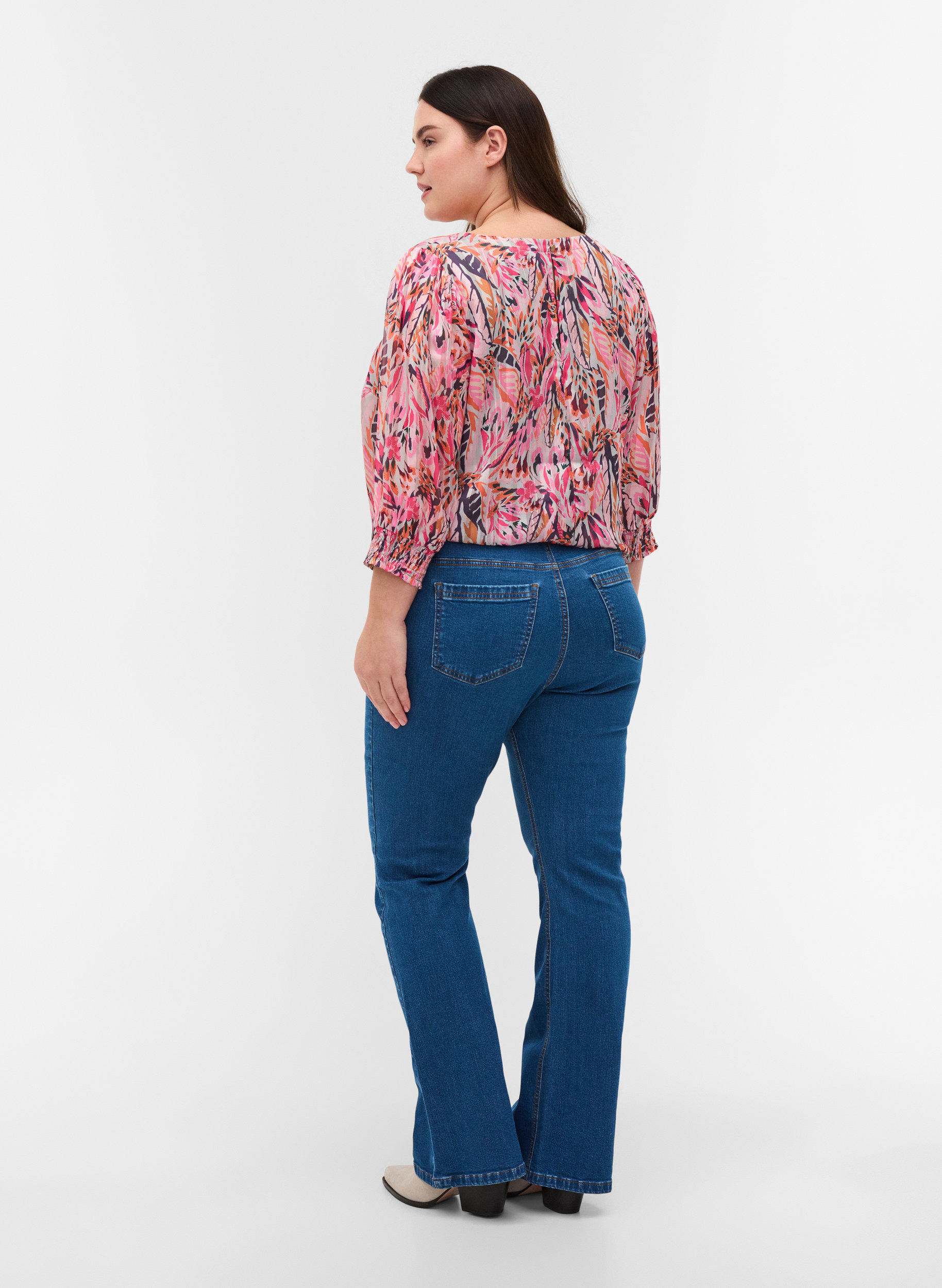 Ellen jeans med bootcut och stora fickor, Blue denim, Model image number 1