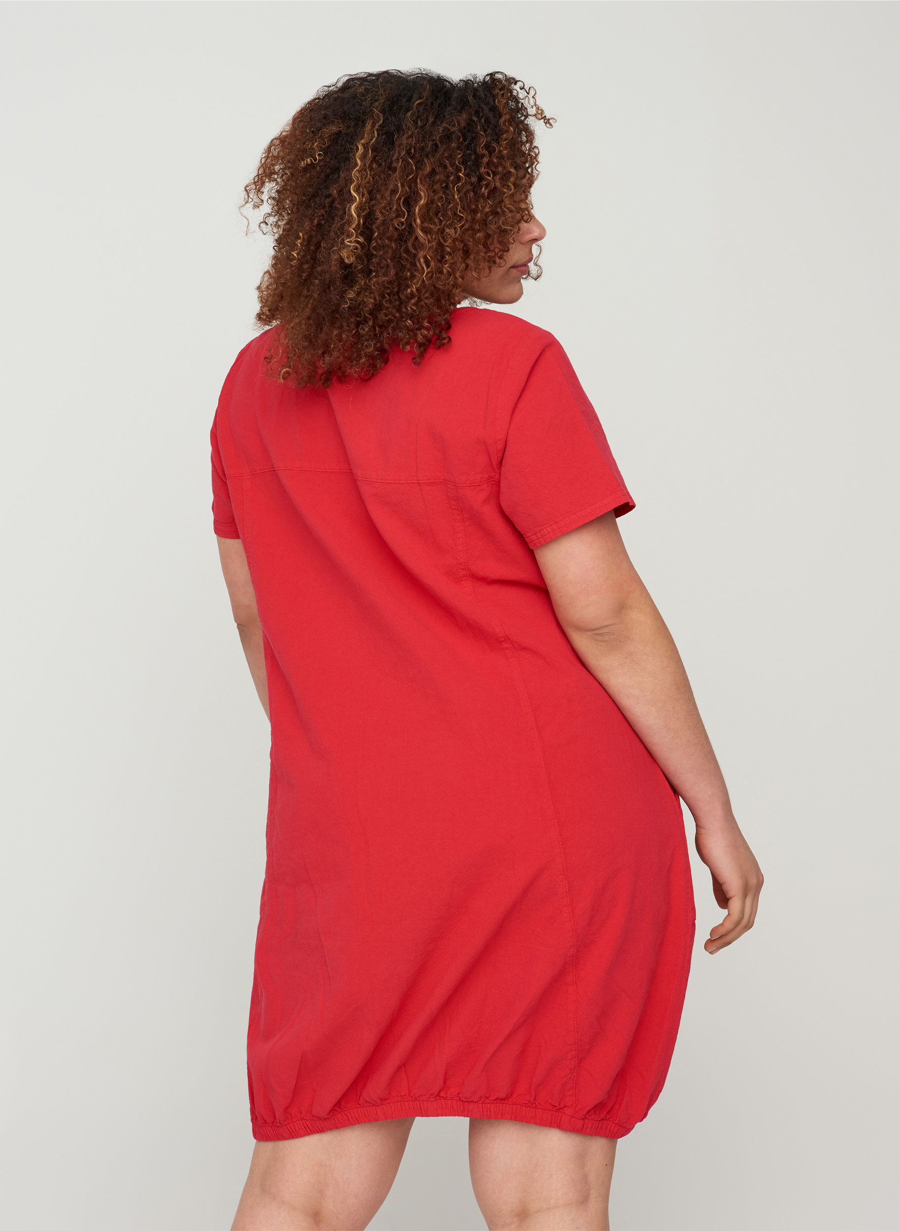 Kortärmad klänning i bomull, Lipstick Red, Model image number 1