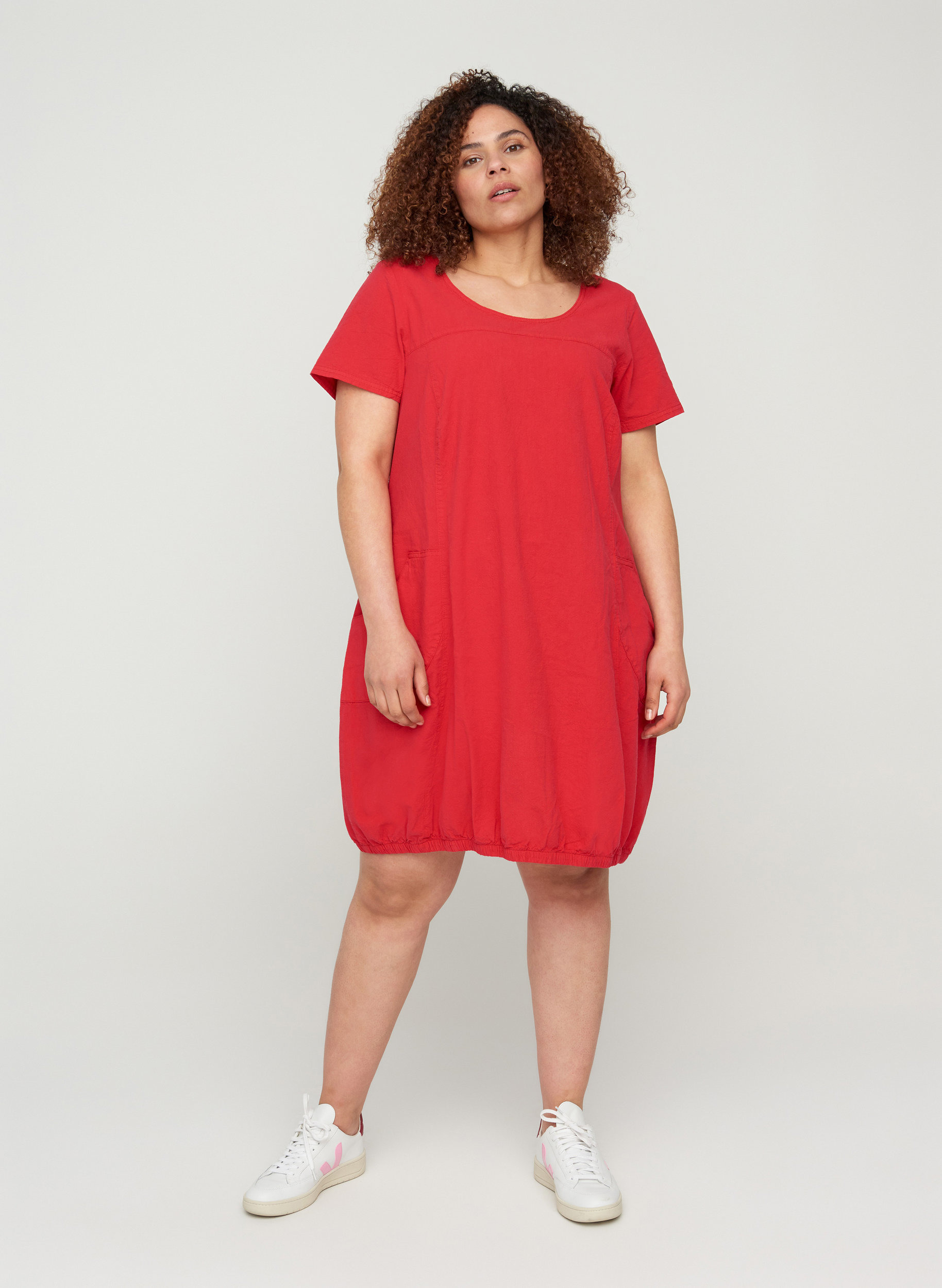 Kortärmad klänning i bomull, Lipstick Red, Model image number 2